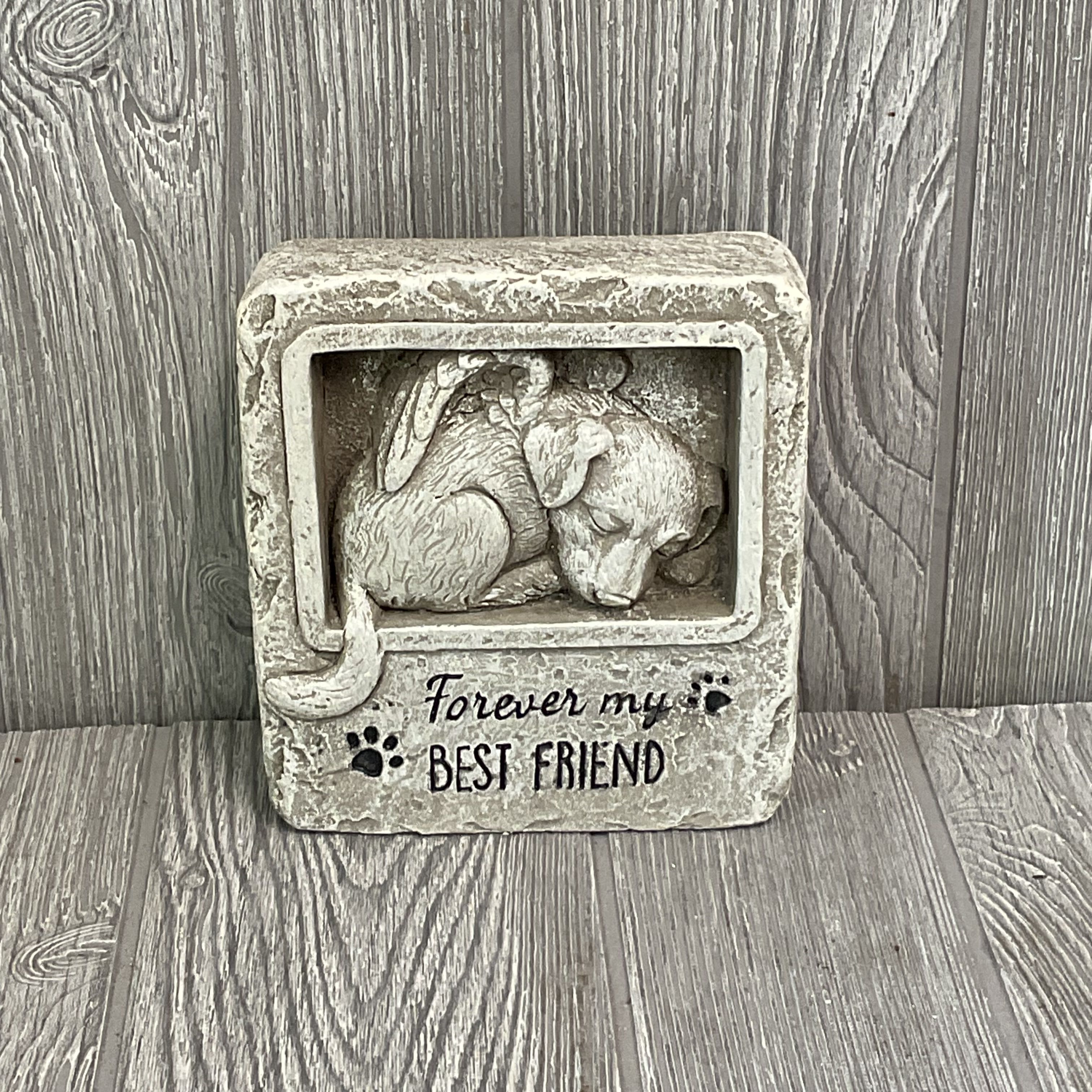 Stone-look plaque with a sleeping dog and the words "Forever my BEST FRIEND"