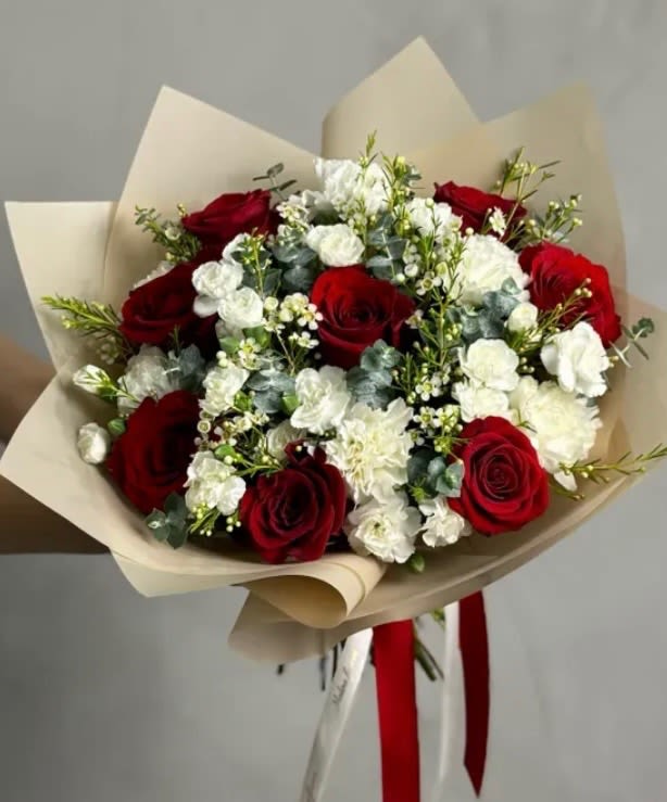 Red and White Bouquet - This stunning bouquet makes for a wonderful gift for every special occasion, especially Valentine's Day!