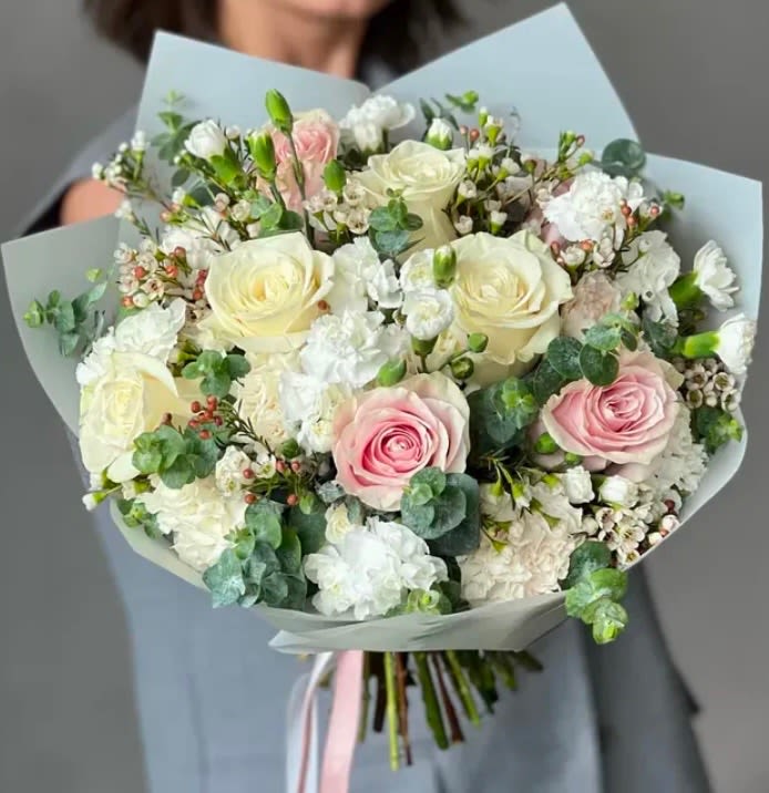 Floral Charm Handtied Bouquet - This beautiful bouquet makes for a wonderful gift for every special occasion.