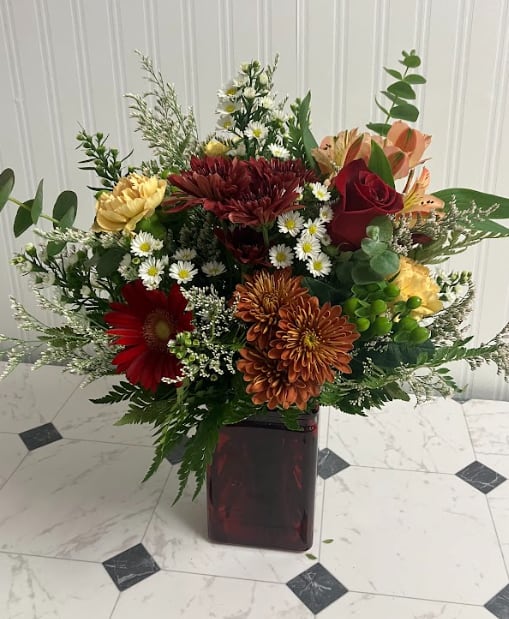 Caramel Apple - There's no need to skip dessert; Caramel Apple offers flowers as sweet as candy in an irresistible color pallet.