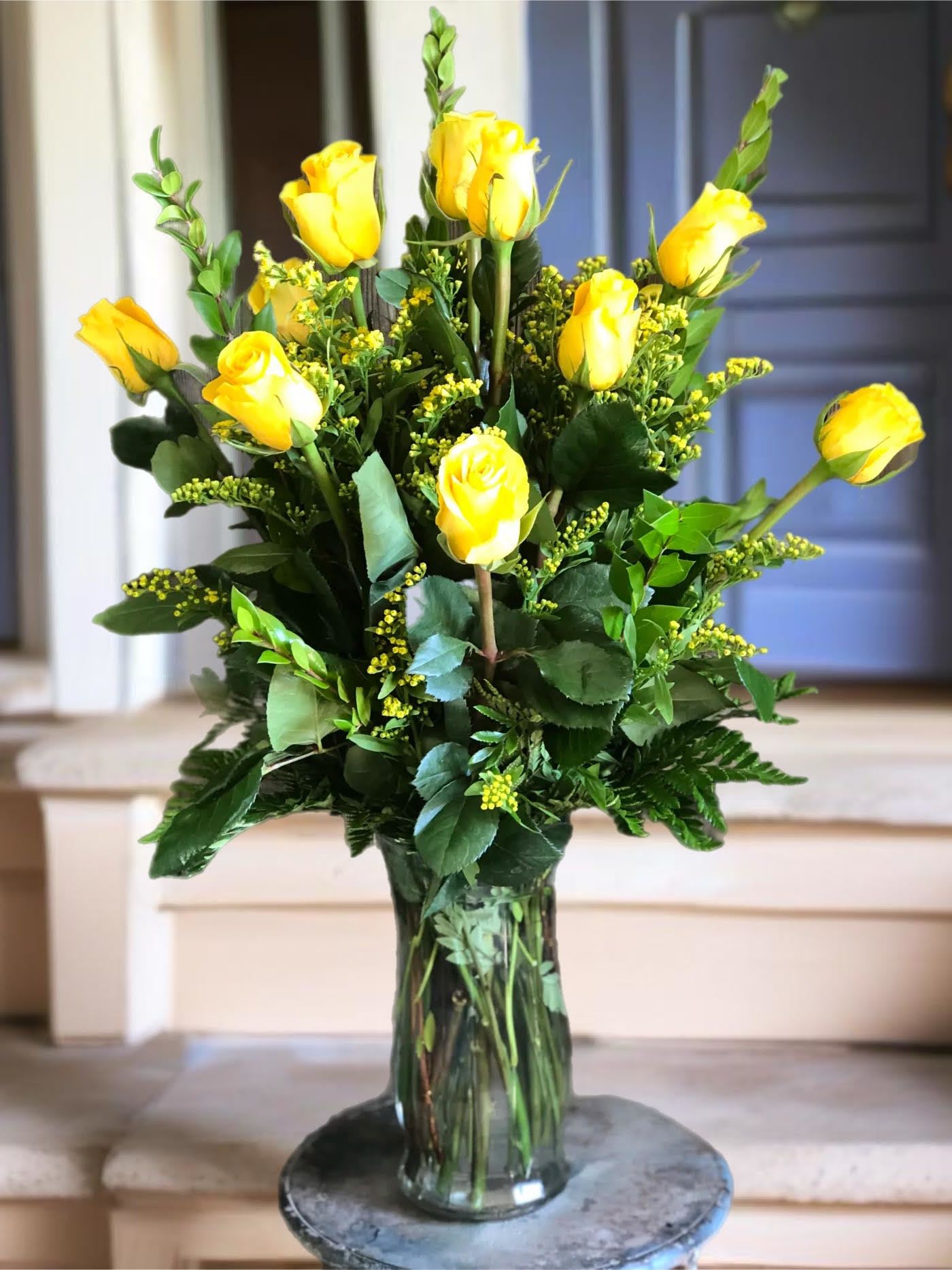 Yellow Rose Deluxe - 12 yellow roses with an accent flower 