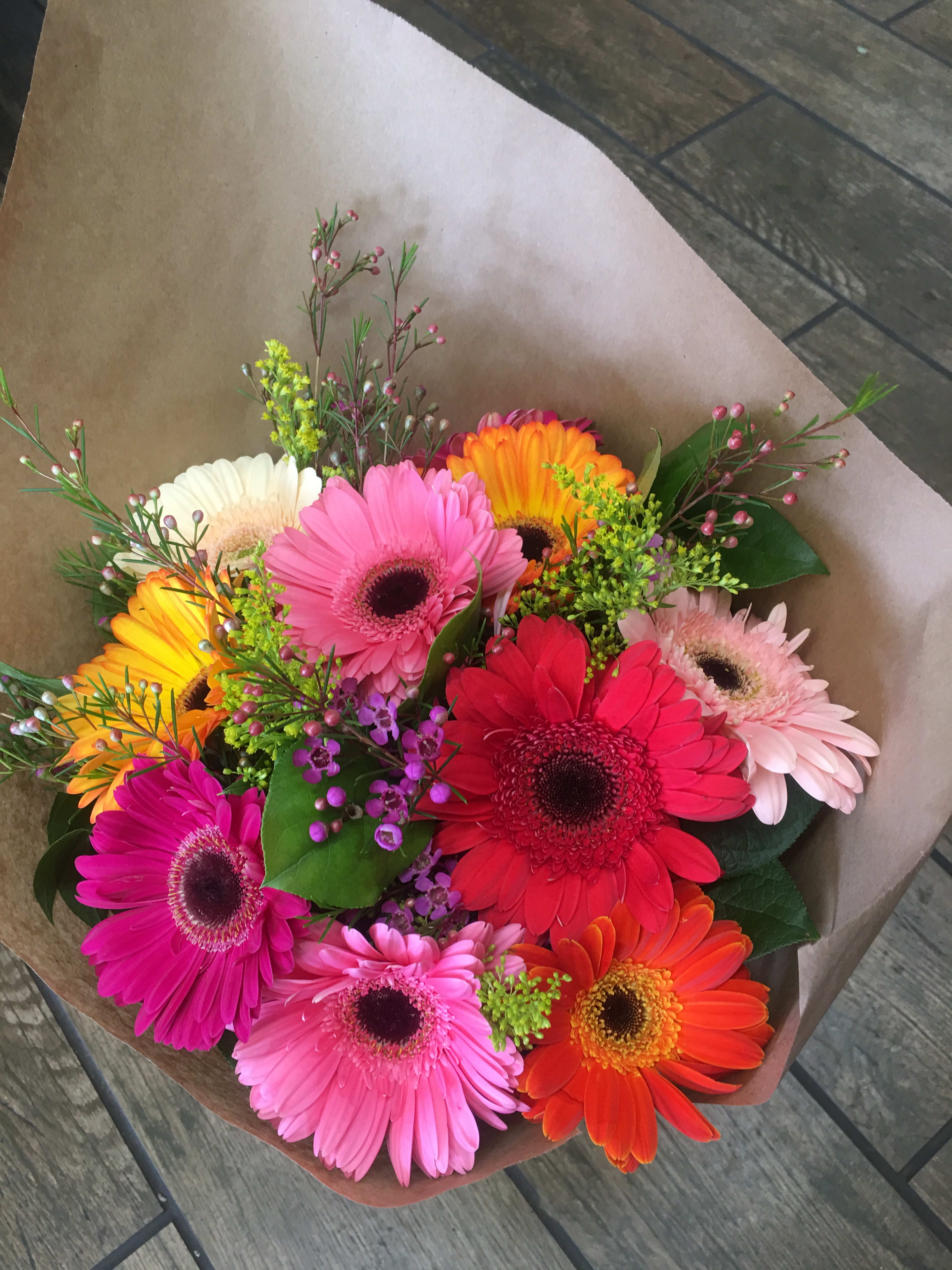 Happiness Full of Gerberas Daisies Bouquet - Bouquet of gerberas daisies