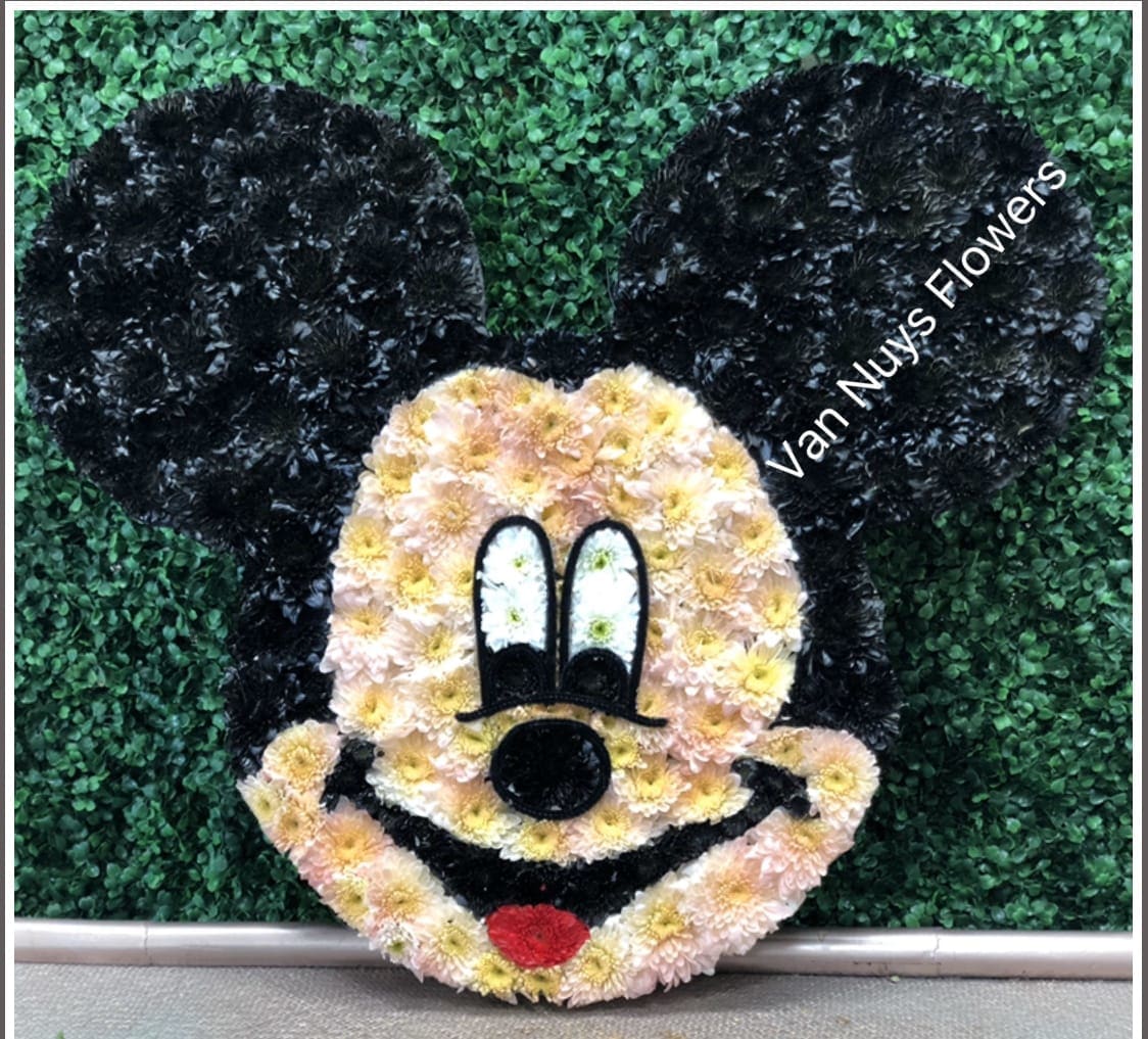 MICKEY MOUSE TRIBUTE  (5 DAY NOTICE REQUIRED - FOR THE MICKEY MOUSE LOVER. BEST DESIGN FOR ANY OCCASION. CUSTOM MADE TO ORDER 2 DAY NOTICE REQUIRED.