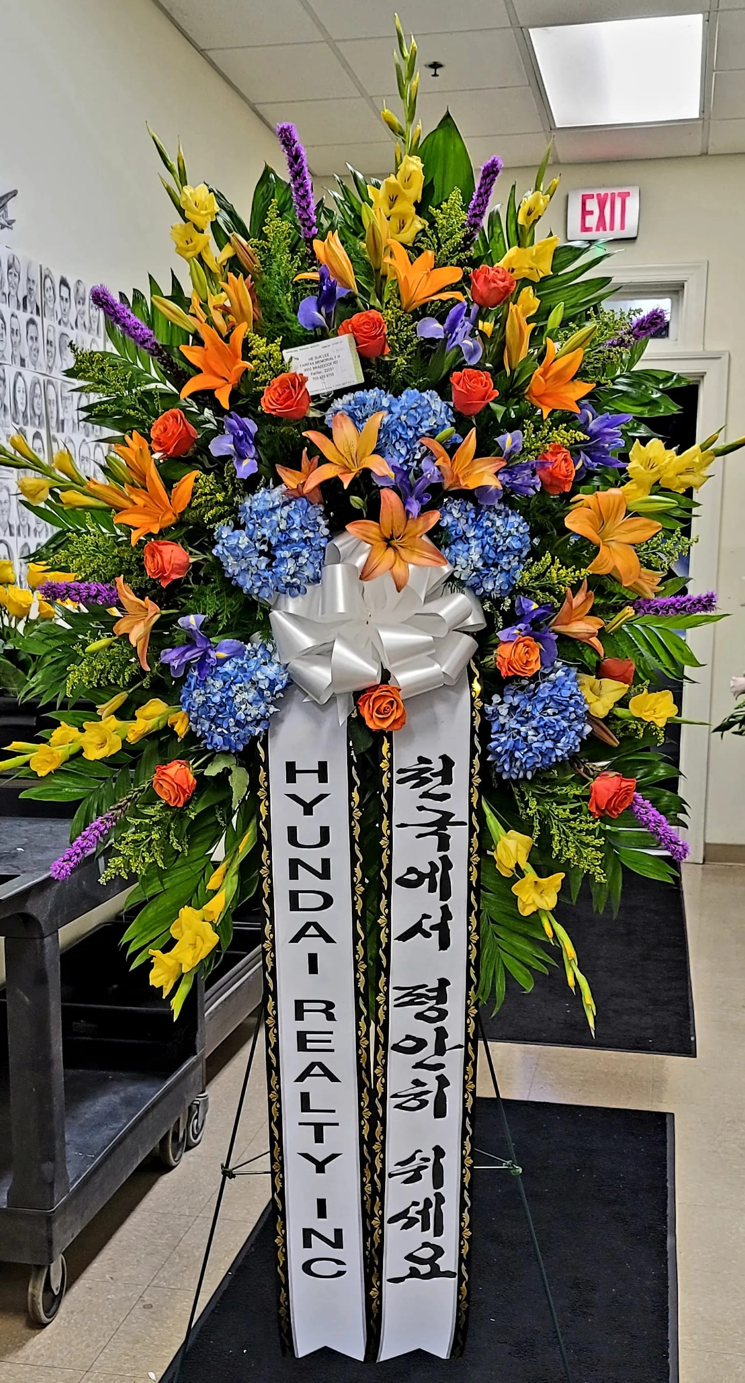 [TT-ANC118]:  GRAND FAREWELL STANDING SPRAY -  GRAND FAREWELL STANDING SPRAY BY TWIN TOWERS FLORIST IN ARLINGTON VA