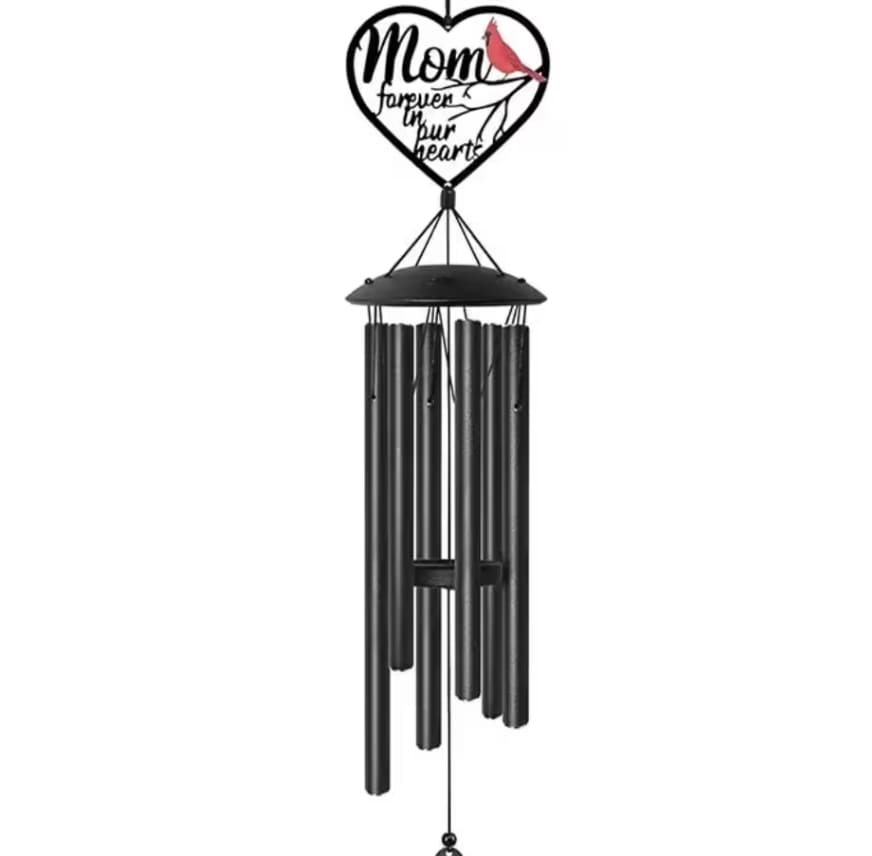Black heart-shaped wind chime with a "Mom forever in our hearts" design