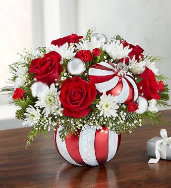 RED AND WHITE ORNAMENT FLOWERS - BEAUTIFUL FRESH FLOWERS IN RED AND WHITE CERAMIC ORNAMENT