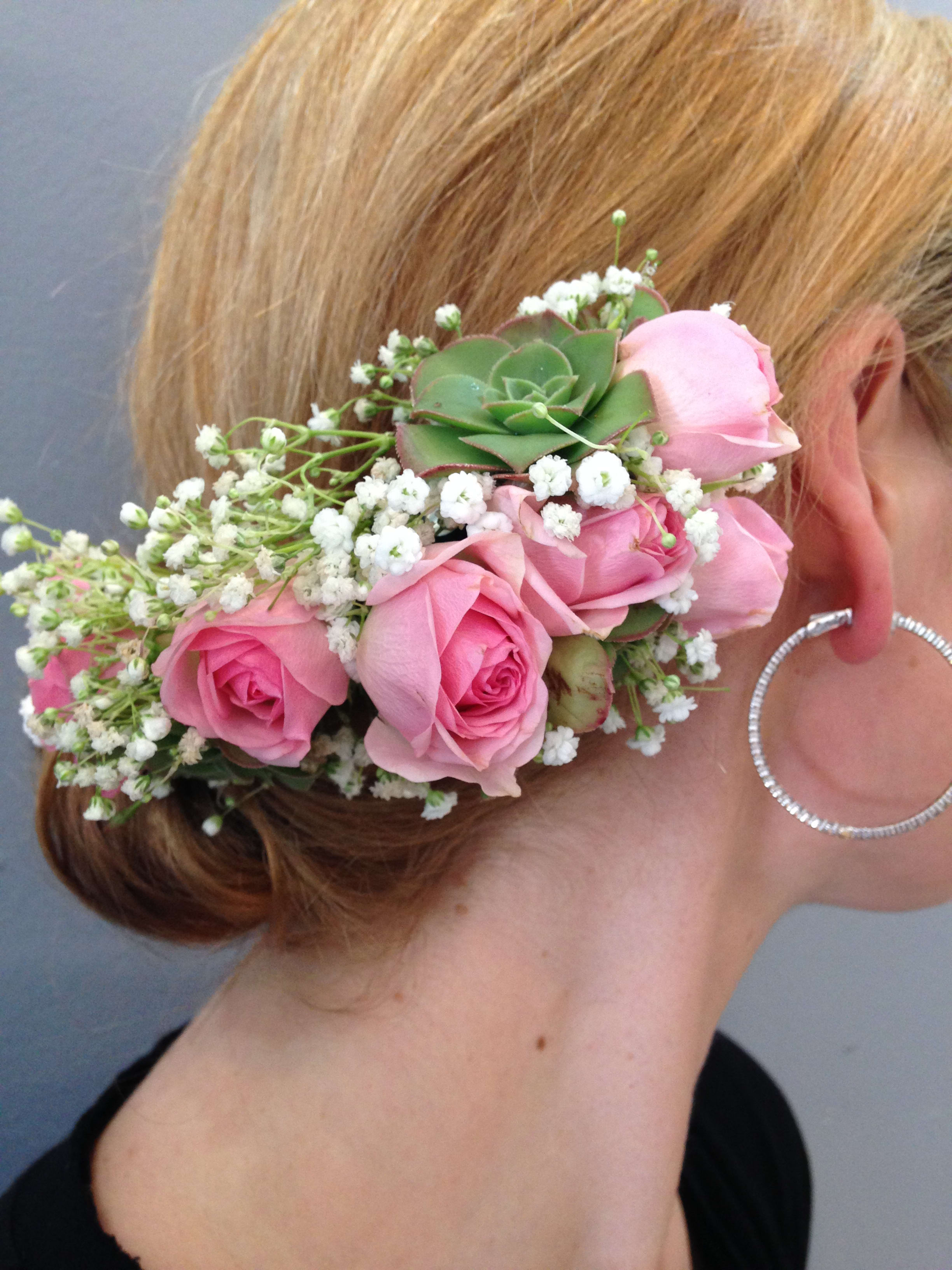Echeveria &amp; Spray Rose Hair-Slide (Pre-order) - This hair-slide includes blooms of blush spray roses, baby's breath, and echeveria succulents.  Perfect for brides-to-be or bridesmaids in your wedding.  (Some flowers may be subject to change depending on the season. We will contact you with available flower substitutions; please contact us with specific questions if you are concerned with flower availability, thanks!)   Featured slide: $78.00 (Regular Price)