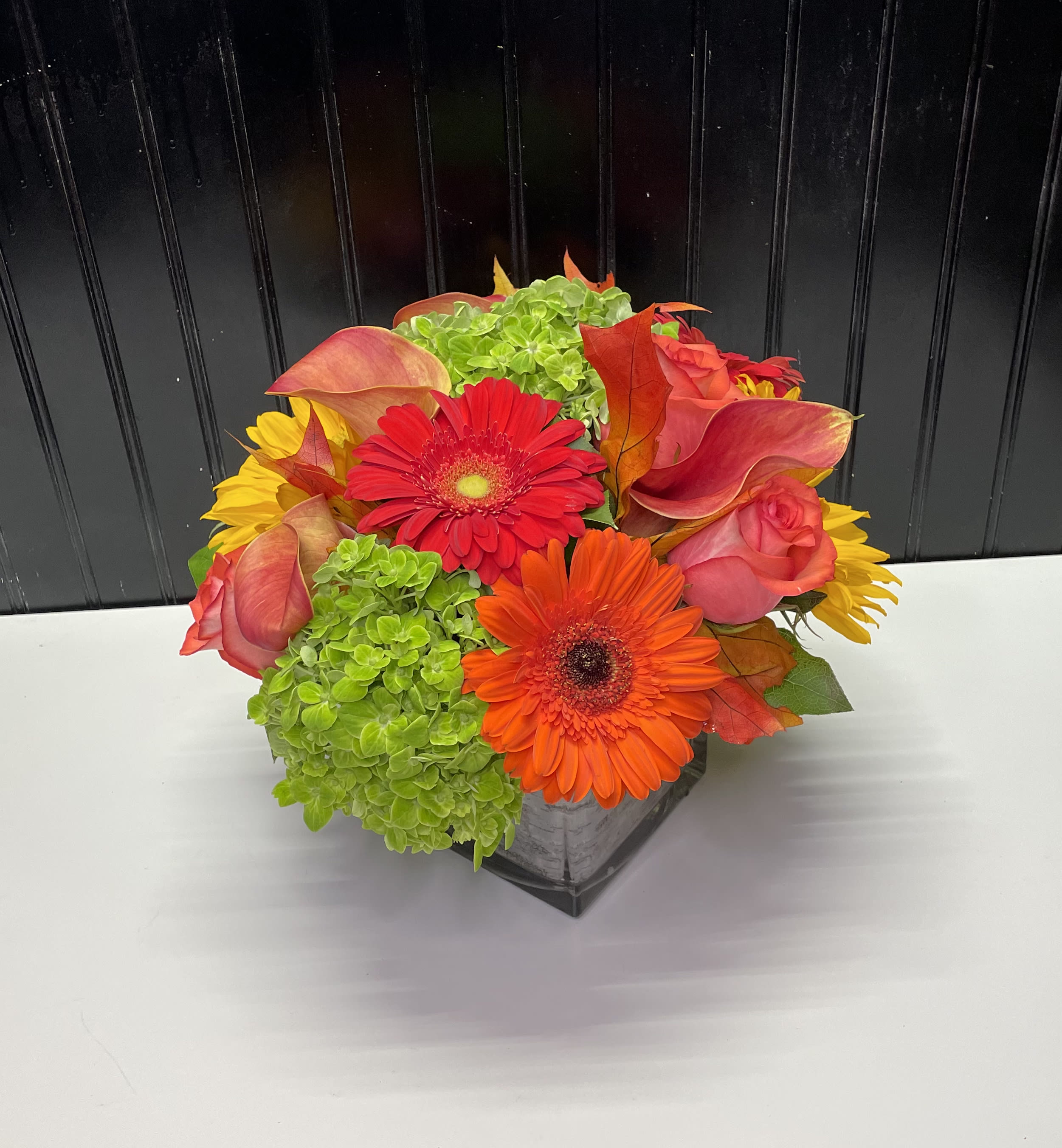 Hello fall - A beautiful arrangement with fall colors perfect for the season 