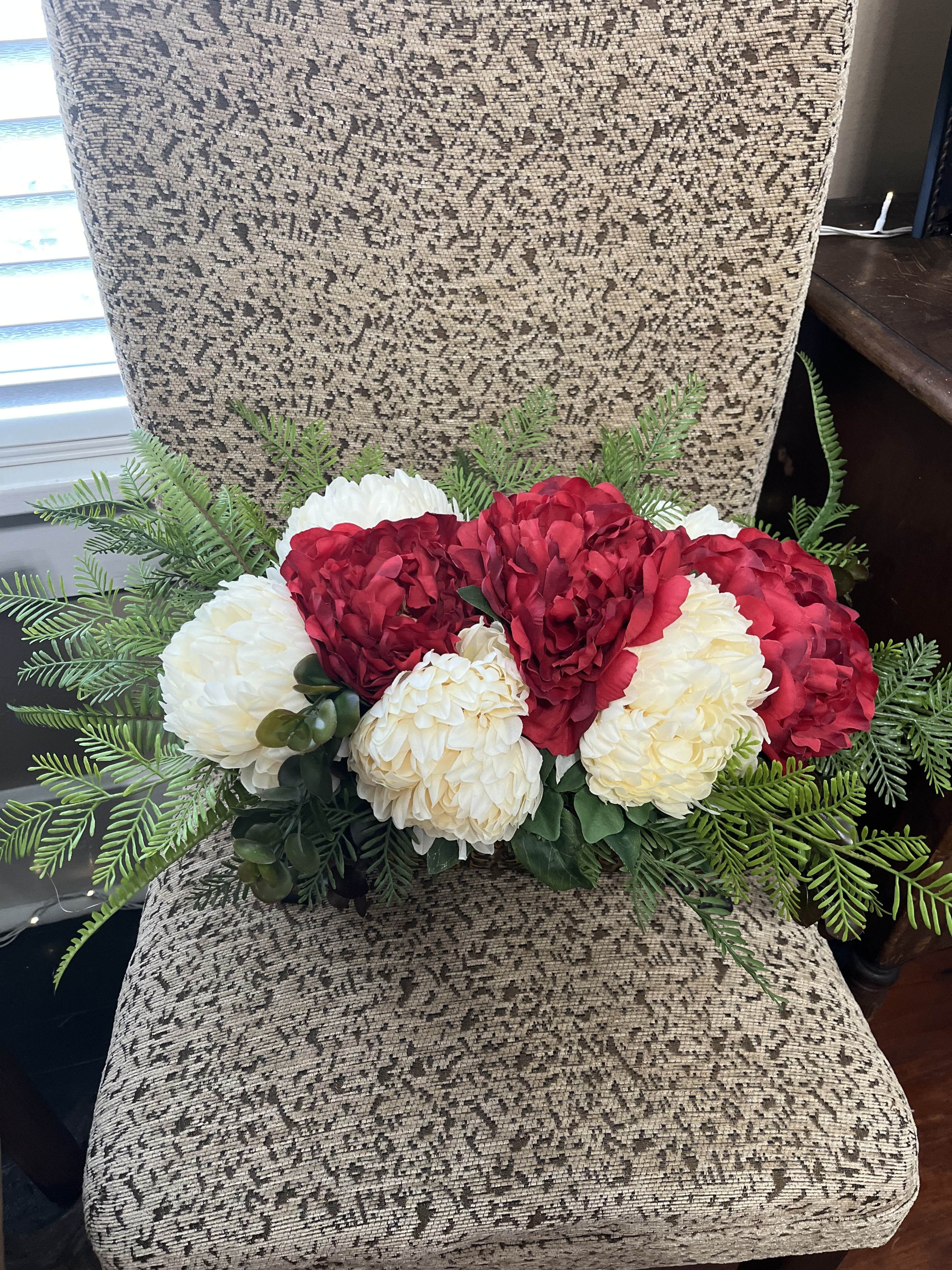 Classy  Vintage SILK Centerpiece  - —-Beautifully designed in a vintage urn.Mixed deep red and white , filler accents and silk greens look lovely in your home. 