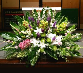  PODIUM ARRANGEMENT 109 [TTPOD109] - PODIUM ARRANGEMENT 109 BY TWIN TOWERS FLORIST      As Shown : TTPOD109 