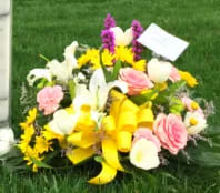  CEMETERY CENTERPIECE 10 [TT-ARL10] - CEMETERY CENTERPIECE 10      As Shown : TT-ARL10 