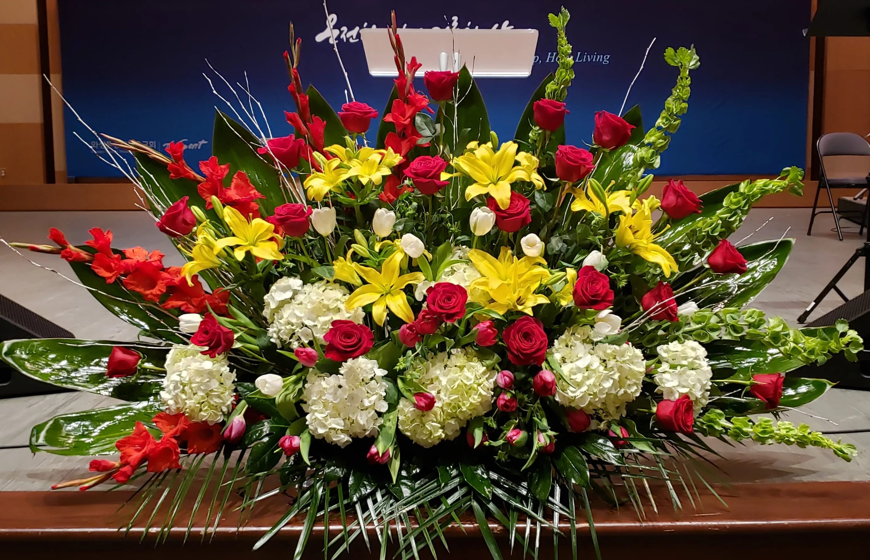 [TT-POD170]:  PODIUM ARRANGEMENT 170 - PODIUM ARRANGEMENT 170 BY TWIN TOWERS FLORIST IN ARLINGTON VA