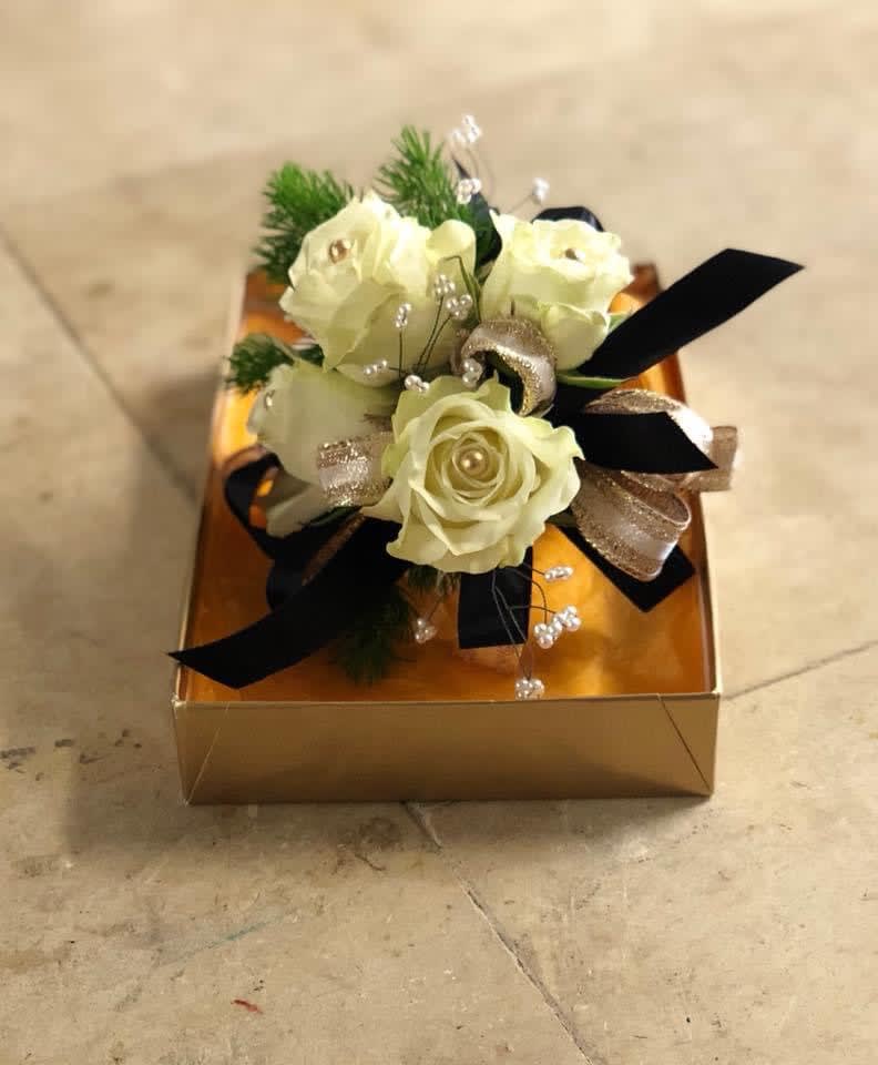 Black &amp; White Corsage - White rose with black ribbon