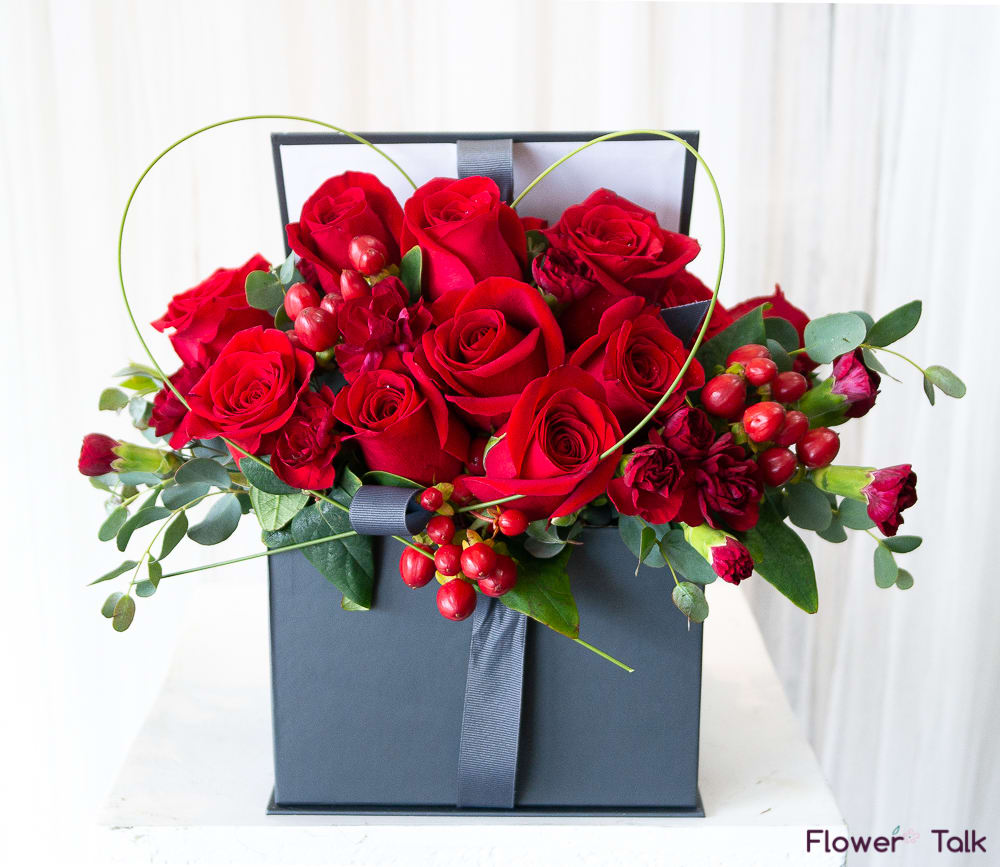 All My Heart Bloom Box - This modern floral gift box is a classy way of expressing your love and appreciation.    Standard size: Approx. 12 roses  Deluxe size: Approx. 15 roses  Premium size: Approx. 18 roses  Delivery to Duluth, Johns Creek, Peachtree Corners and surrounding areas!  