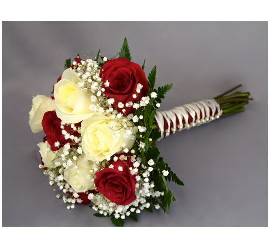 Bouquet of red and white roses with baby's breath