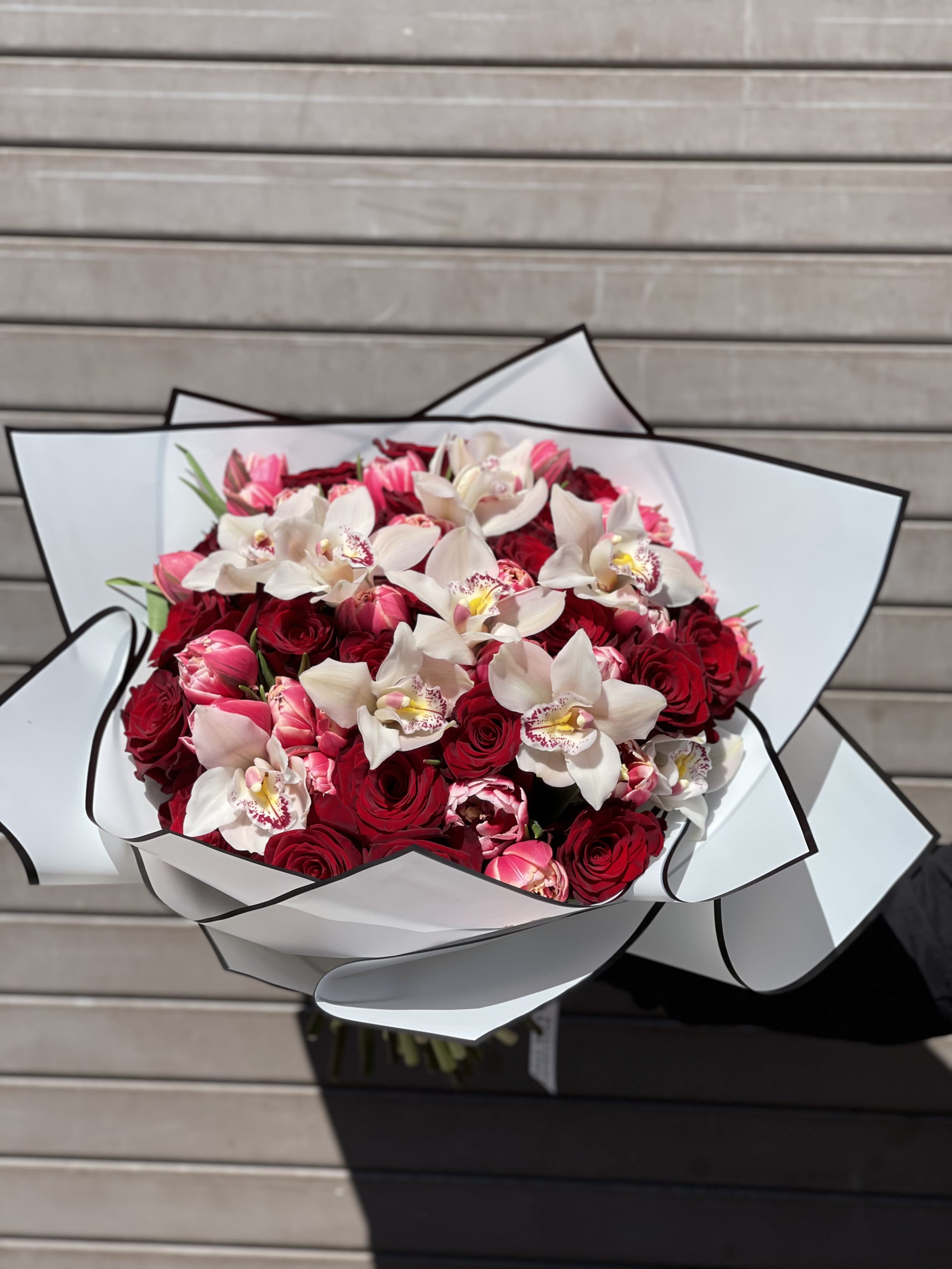  LUX Bouquet   - Lux bouquet of the premium flowers, roses and orchids.