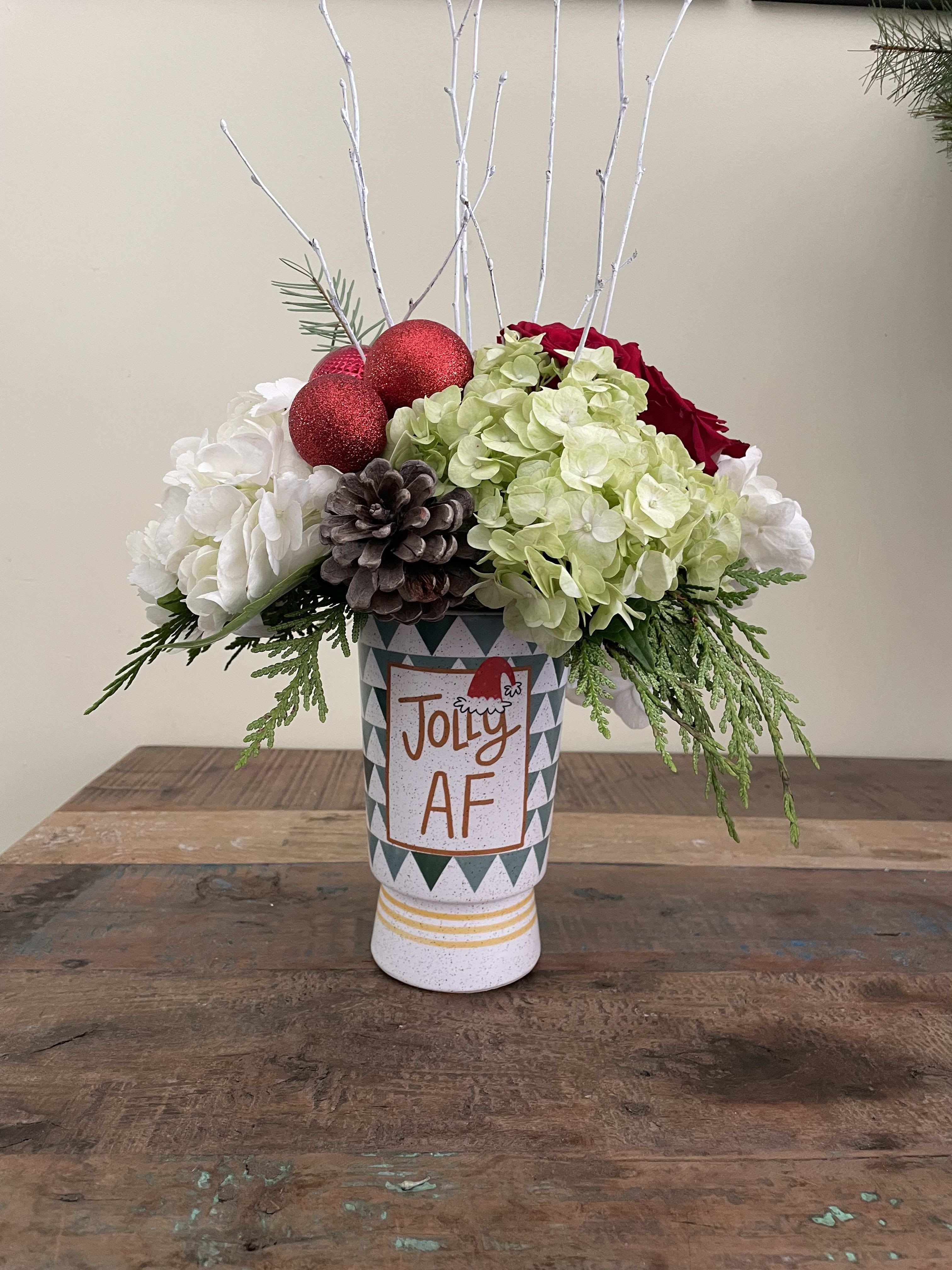 Jollyaf - White and green hydrangea, roses berries and cones