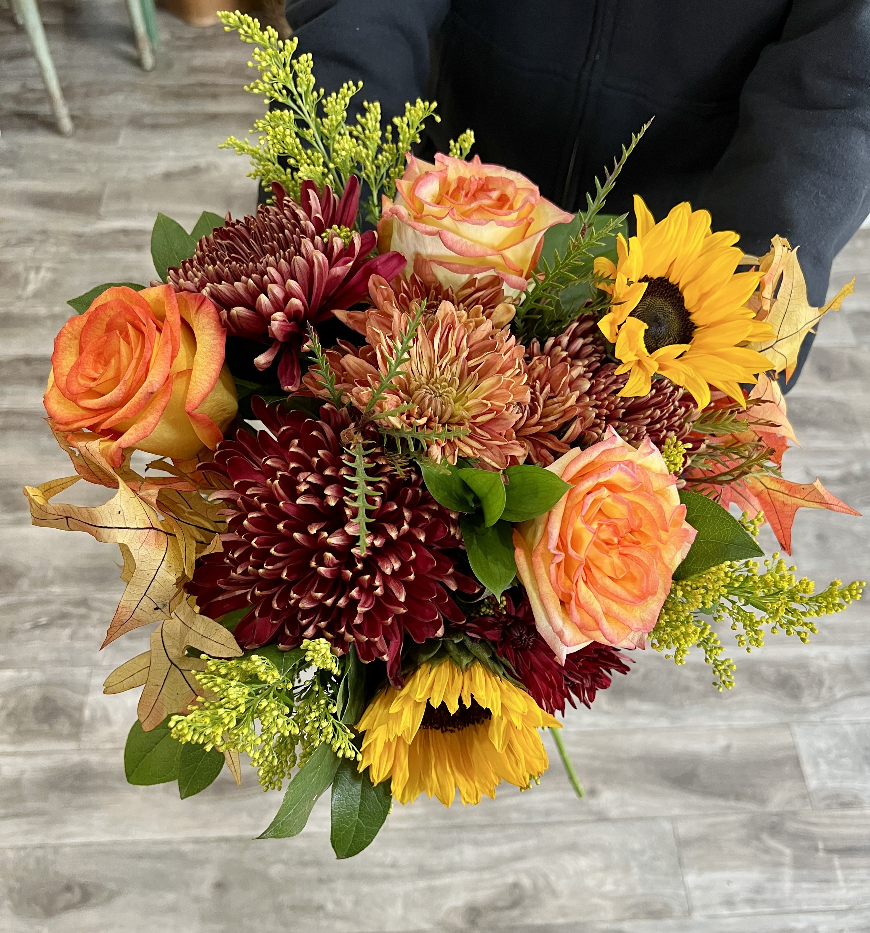 Fall Vibes  - This LOOSE BOUQUET brings the ultimate fall vibes to your home. NO VASE.