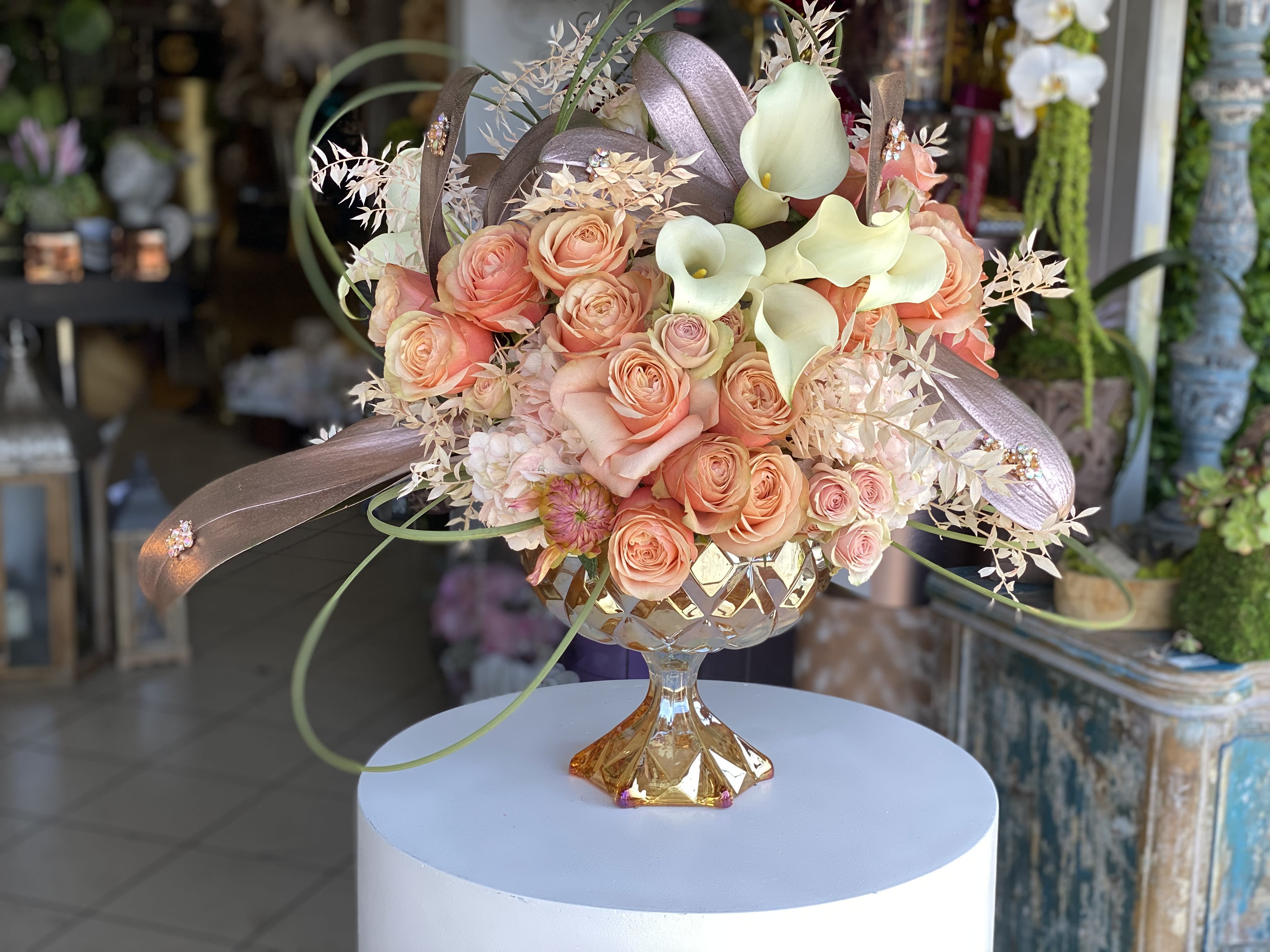 Blush Tones - Peach, ivory, pastel tones in glass vase designed for elegance. 