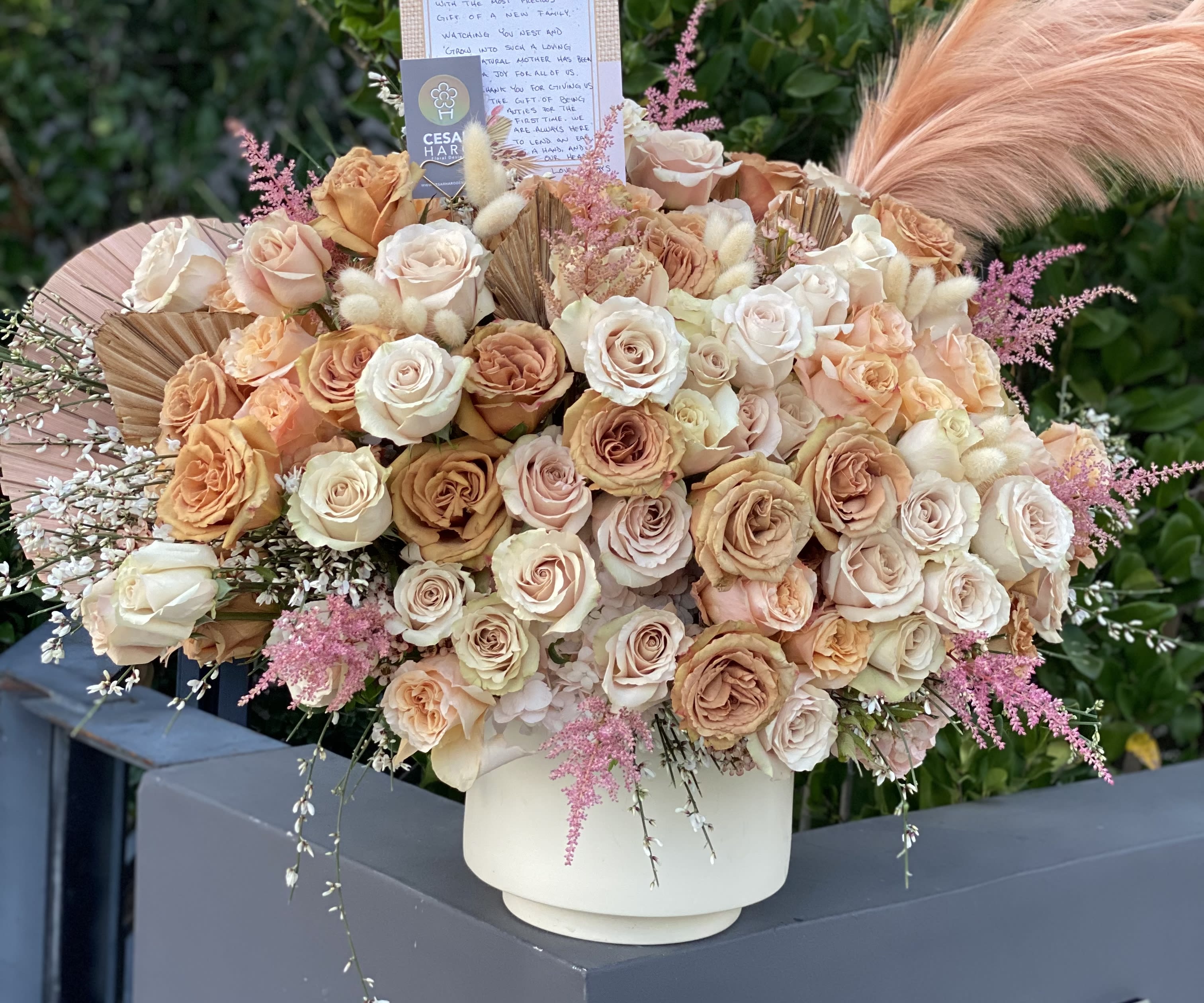 Café Au Liat Colors - Caramel/toffee, cream &amp; blush roses with touches of pink. 