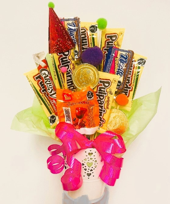 BIRTHDAY CANDY BOUQUET BY XOCHITL FLOWERS EP - ALL MIXED CANDIES ARRANGED IN A BEAUTIFUL CONTAINER PERFECTLY DECORATED, NICE PRESENTATION TO SURPRISE YOUR FRIENDS OR YOUR LOVED ONES