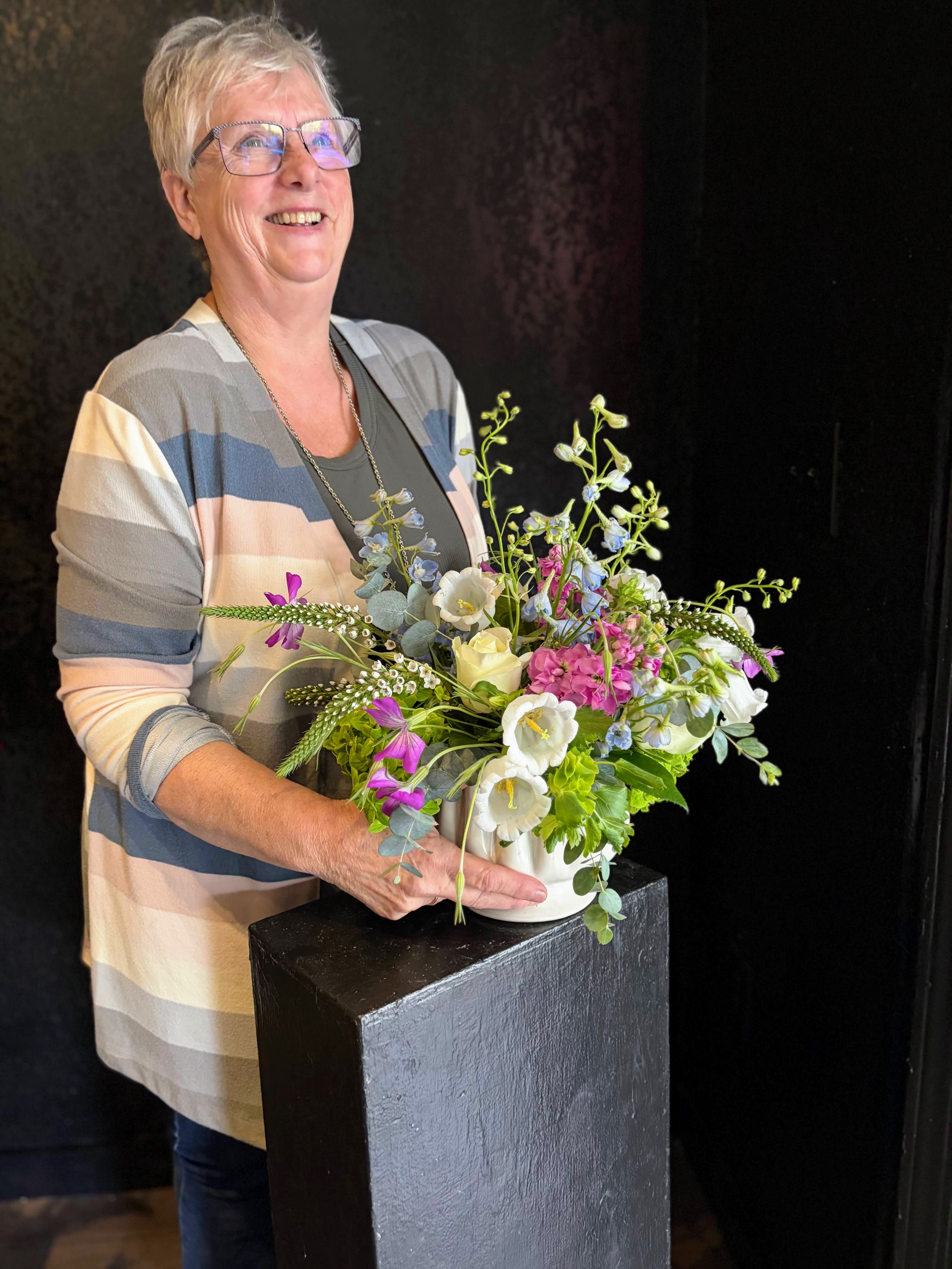 Summer Breeze - Soft Spring pastels and airy, garden-style movement make this floral arrangement the kind of gift that feels effortless yet thoughtful. Perfect as a spring celebration bouquet, birthday surprise, a cheerful everyday gift.