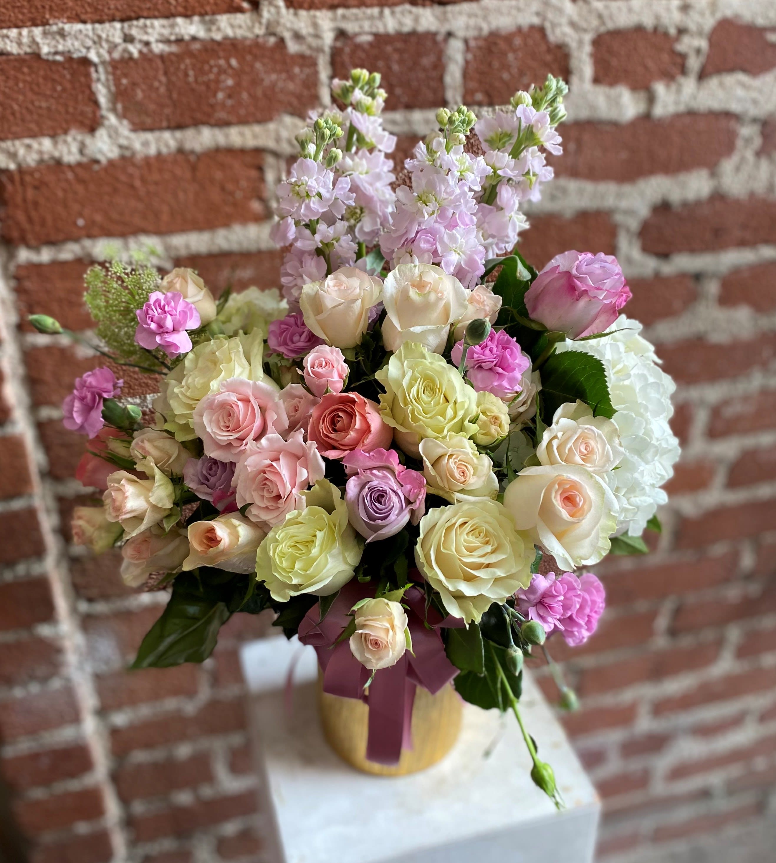 Jadore - Sylmar Florist - This beautiful arrangement is designed to deliver happiness to a loved ones day. Filled with beautiful flowers and customized to perfection, this arrangement is a showstopper! If you want to turn heads then this is the arrangement for you! 