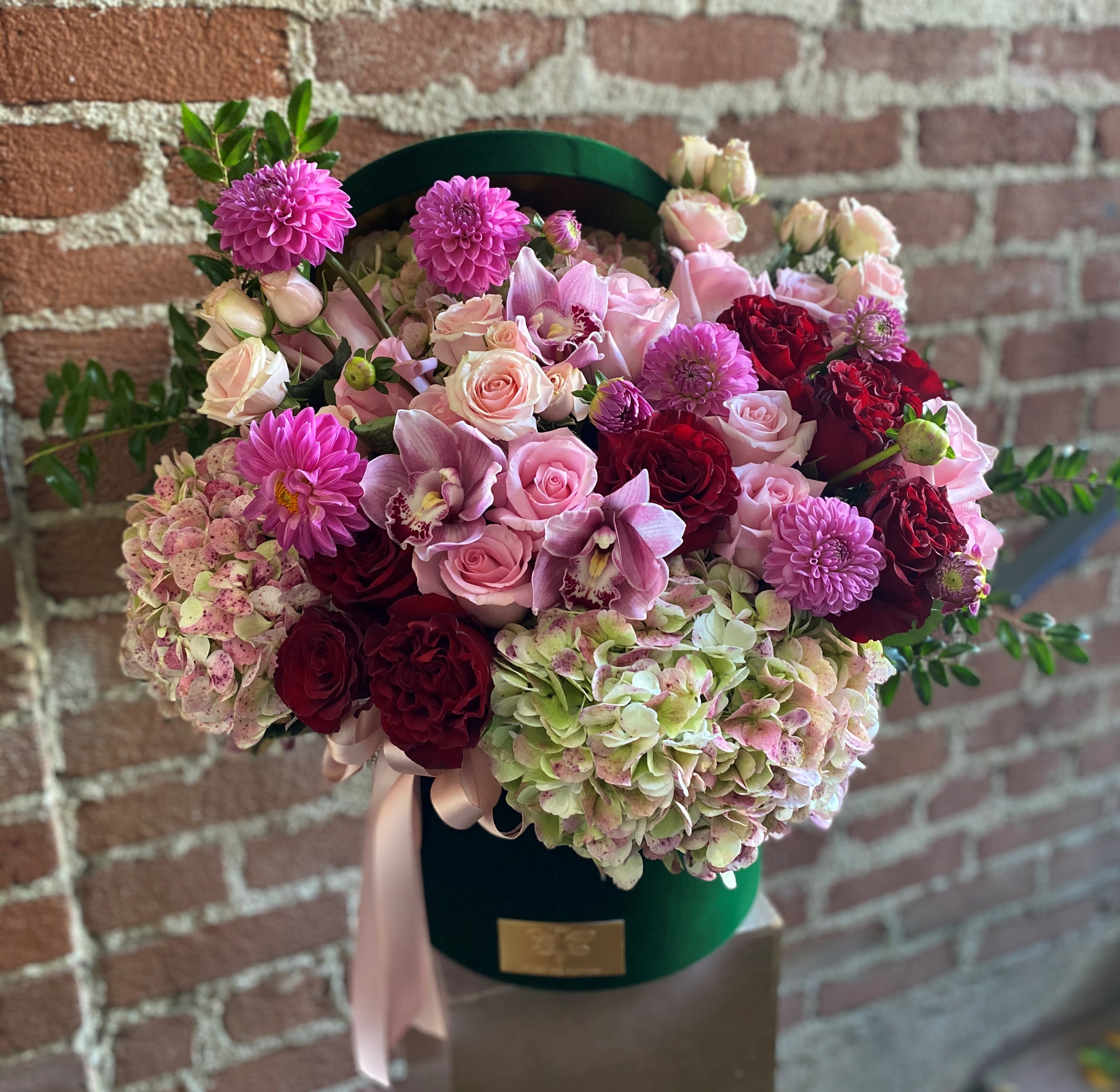 Royal - Sylmar Florist - This beautiful arrangement is designed to deliver happiness to a loved ones day. Filled with beautiful flowers and customized to perfection, this arrangement is a showstopper! If you want to turn heads then this is the arrangement for you! 