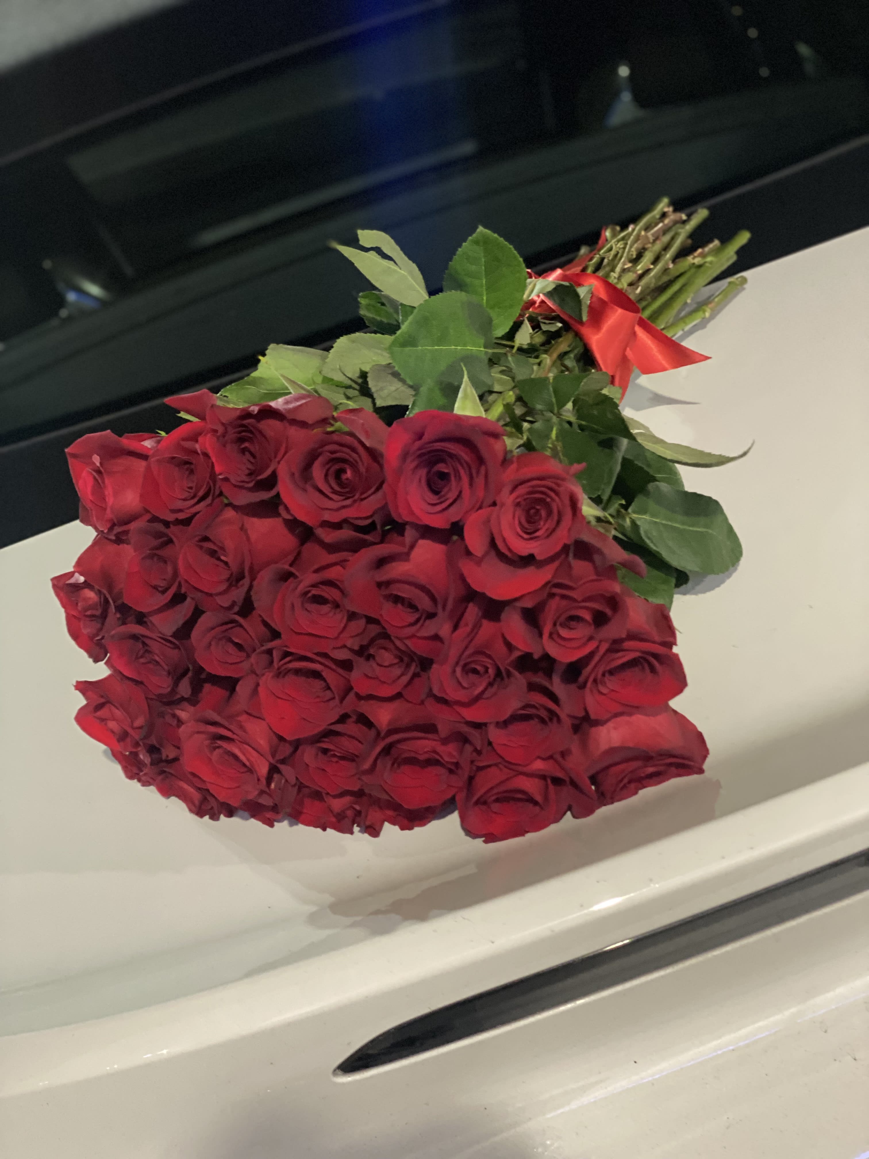Simple no wrap Red roses - Bunched roses 40cm roses