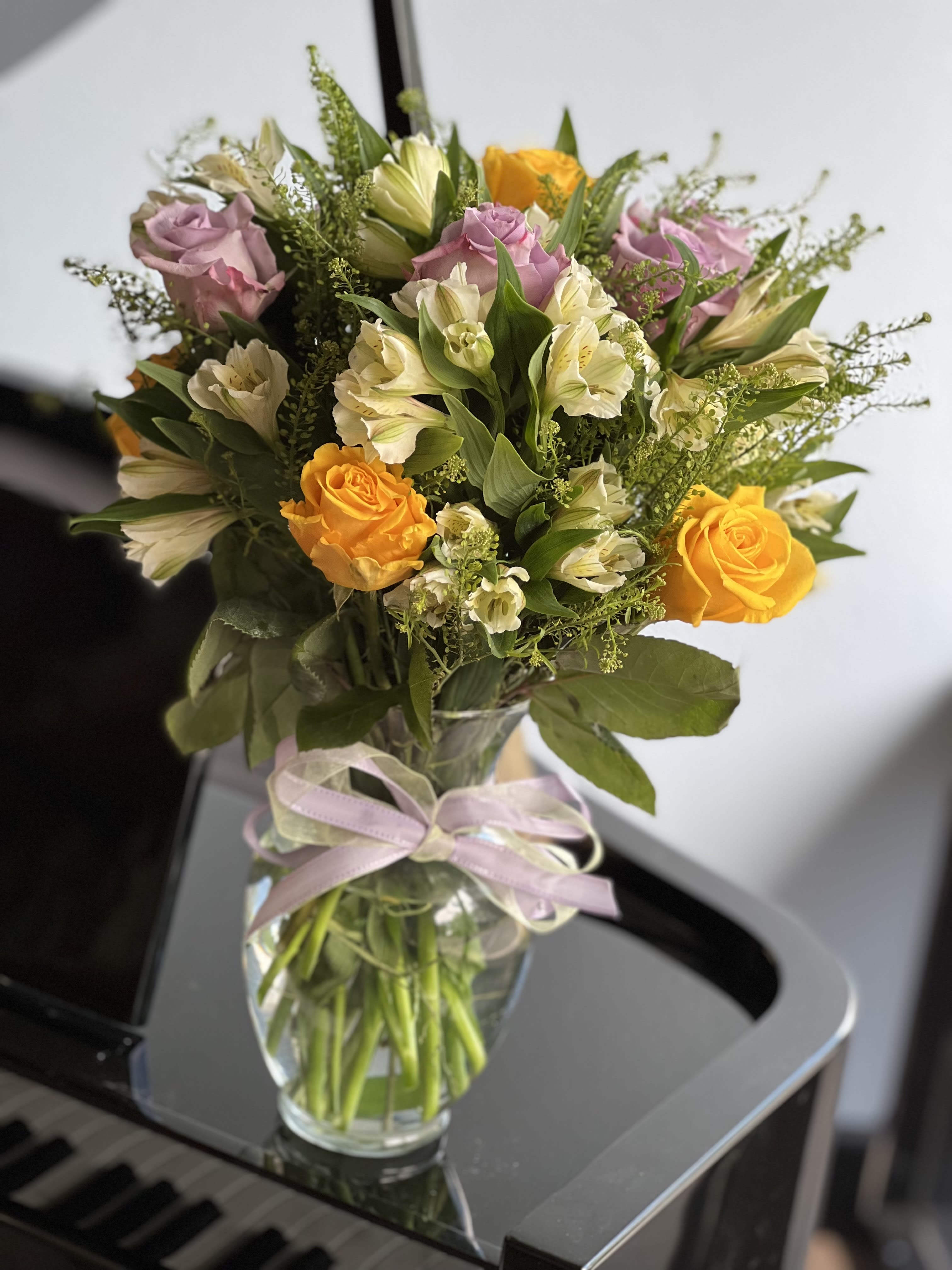 mixed vase arrangement florist choice - This will be a florist choice based upon what colors are available the day of