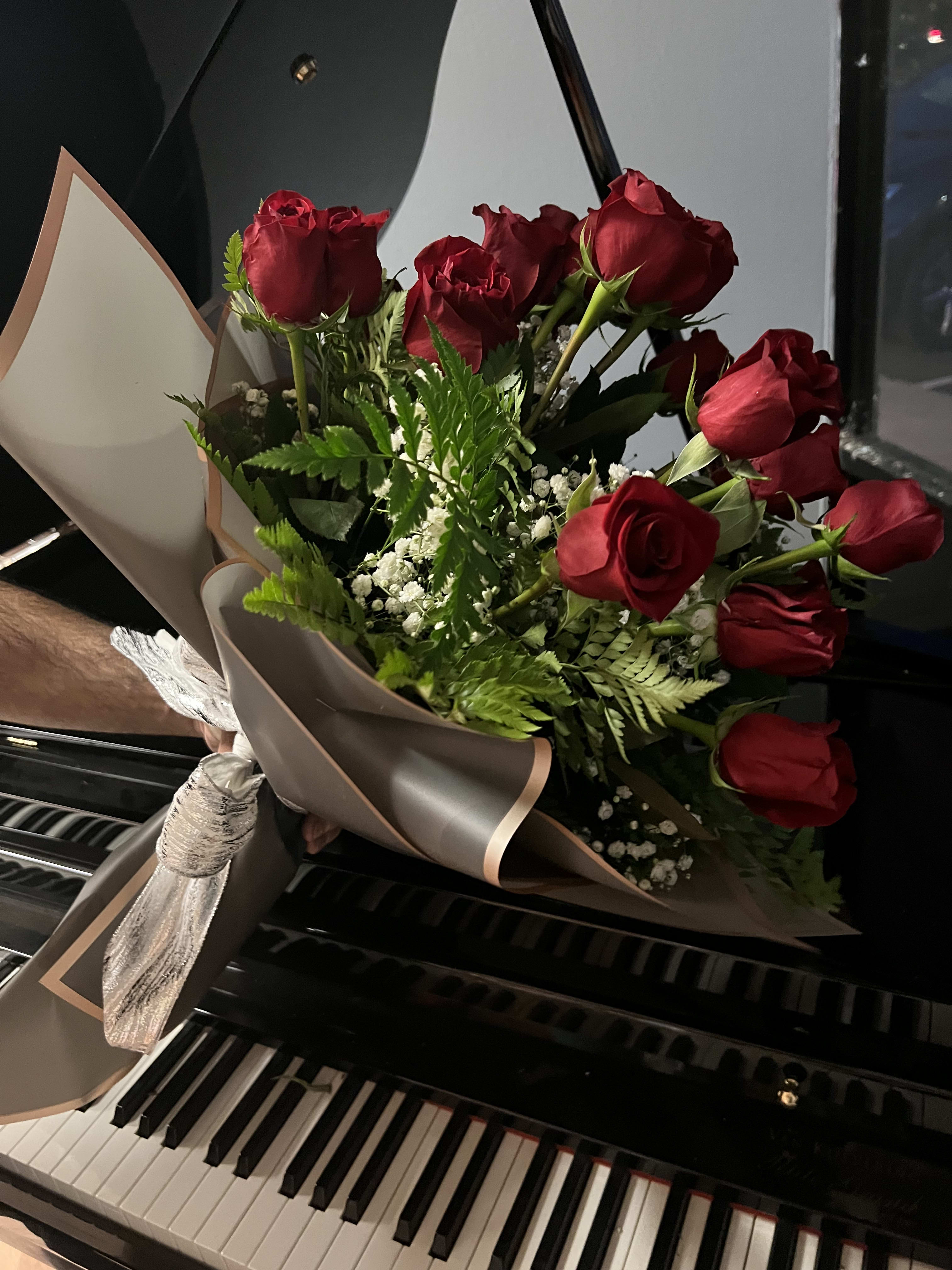 Fluffy Red roses bouquet - Hand bouquet of red roses and fillers