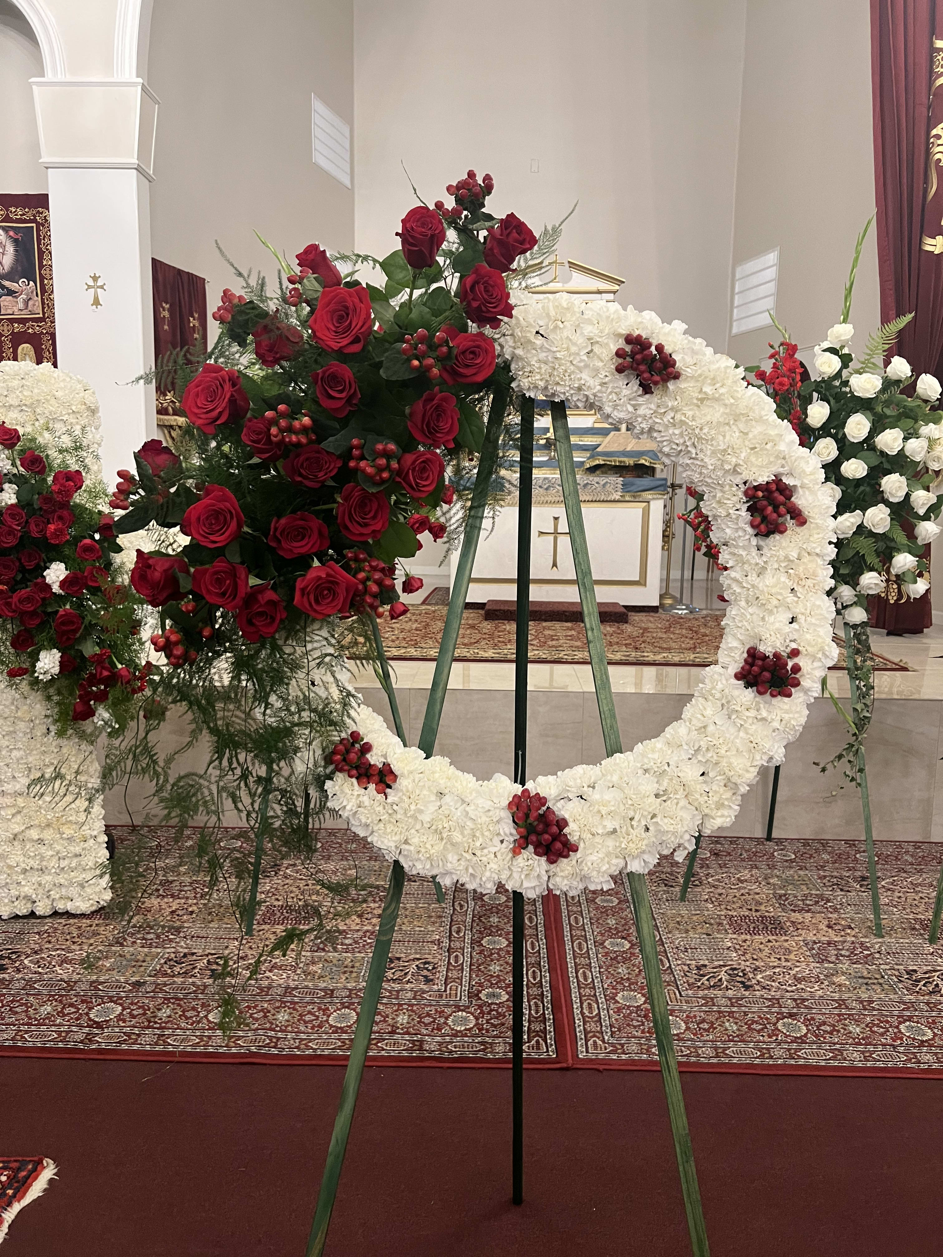 wreath spray - Round wreath arrangement. 