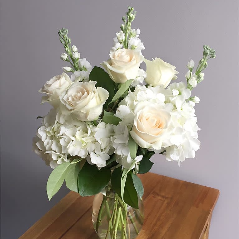 Sincerest All White  - Design All Around Arrangement 