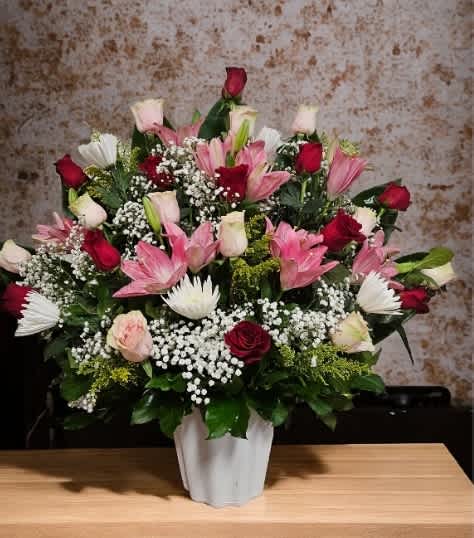Amore#16 - Beautiful Basket of flowers for any occasion 