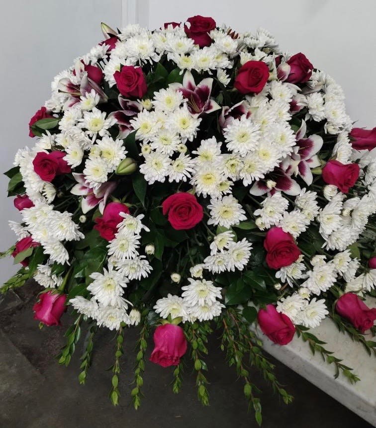 CASKET COVER  - HOT PINK ROSES AND WHITE MARGARITAS AND GREENERY 