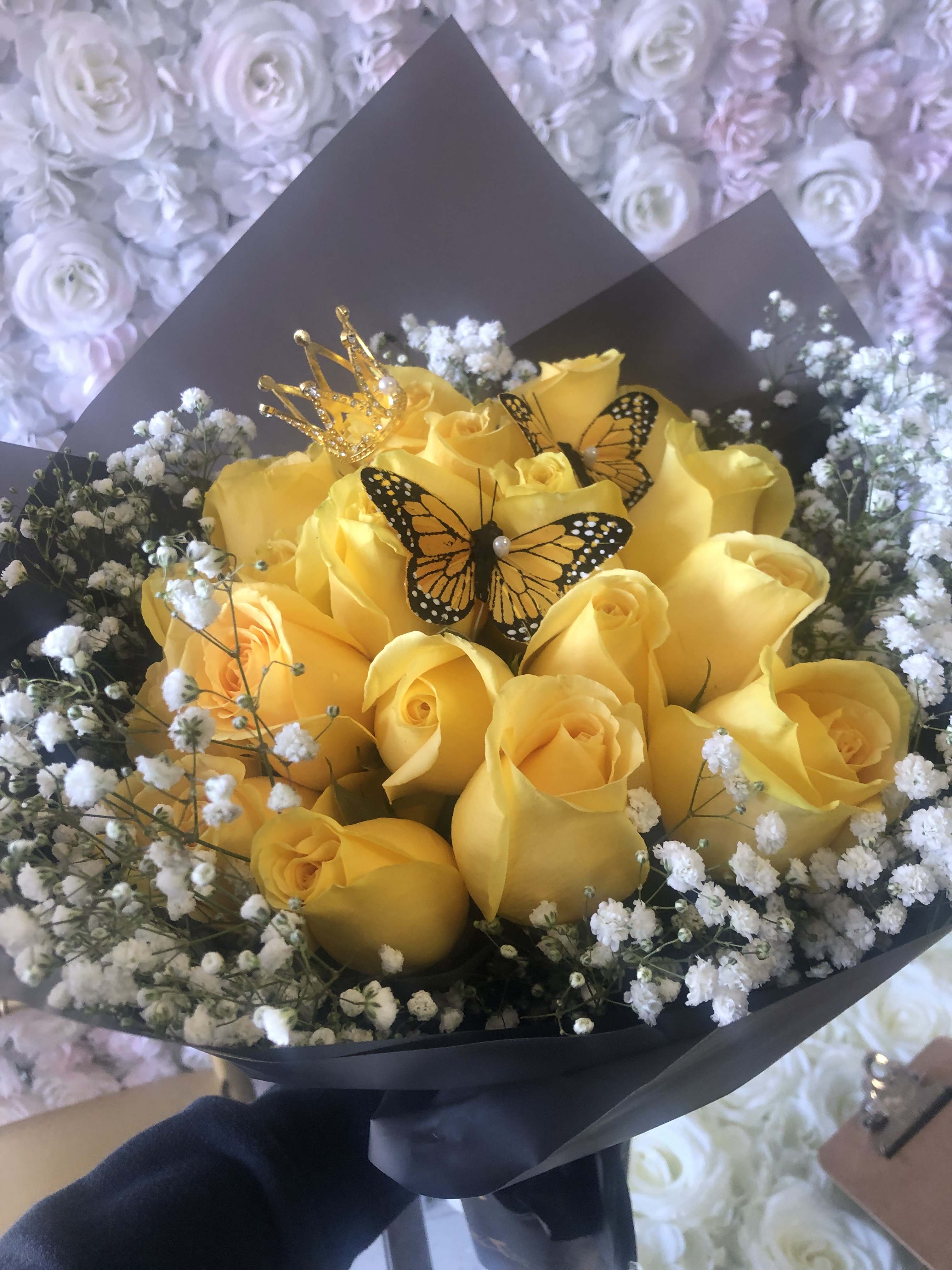 ローズねーさん 12 Yellow Rose Bouquet in San Jose, CA | Eden's Garden