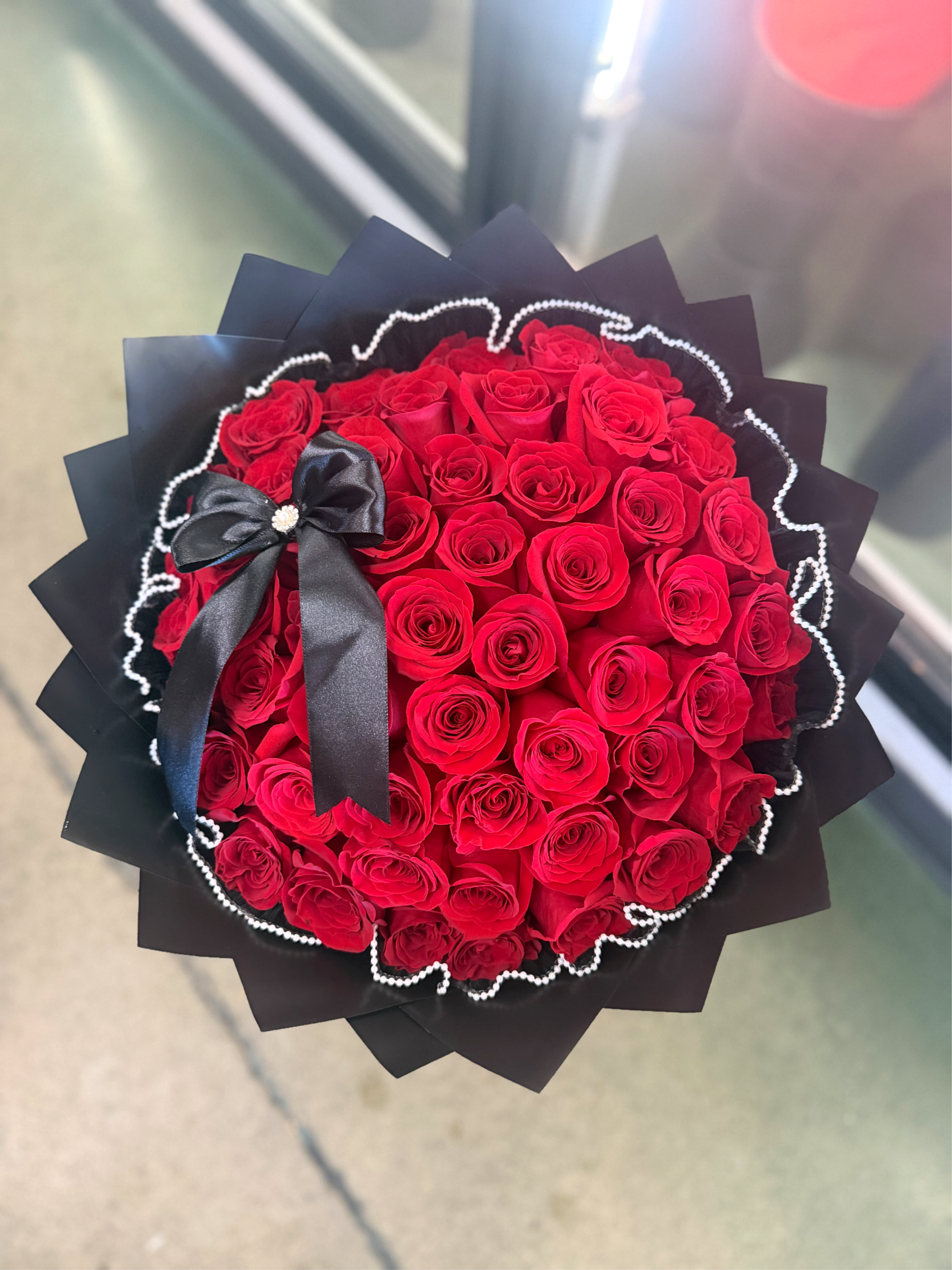 Elegance Bouquet - Photo is 4 dozen Roses. 4, 5 or 6 dozen roses.  You may request change in colors during checkout!