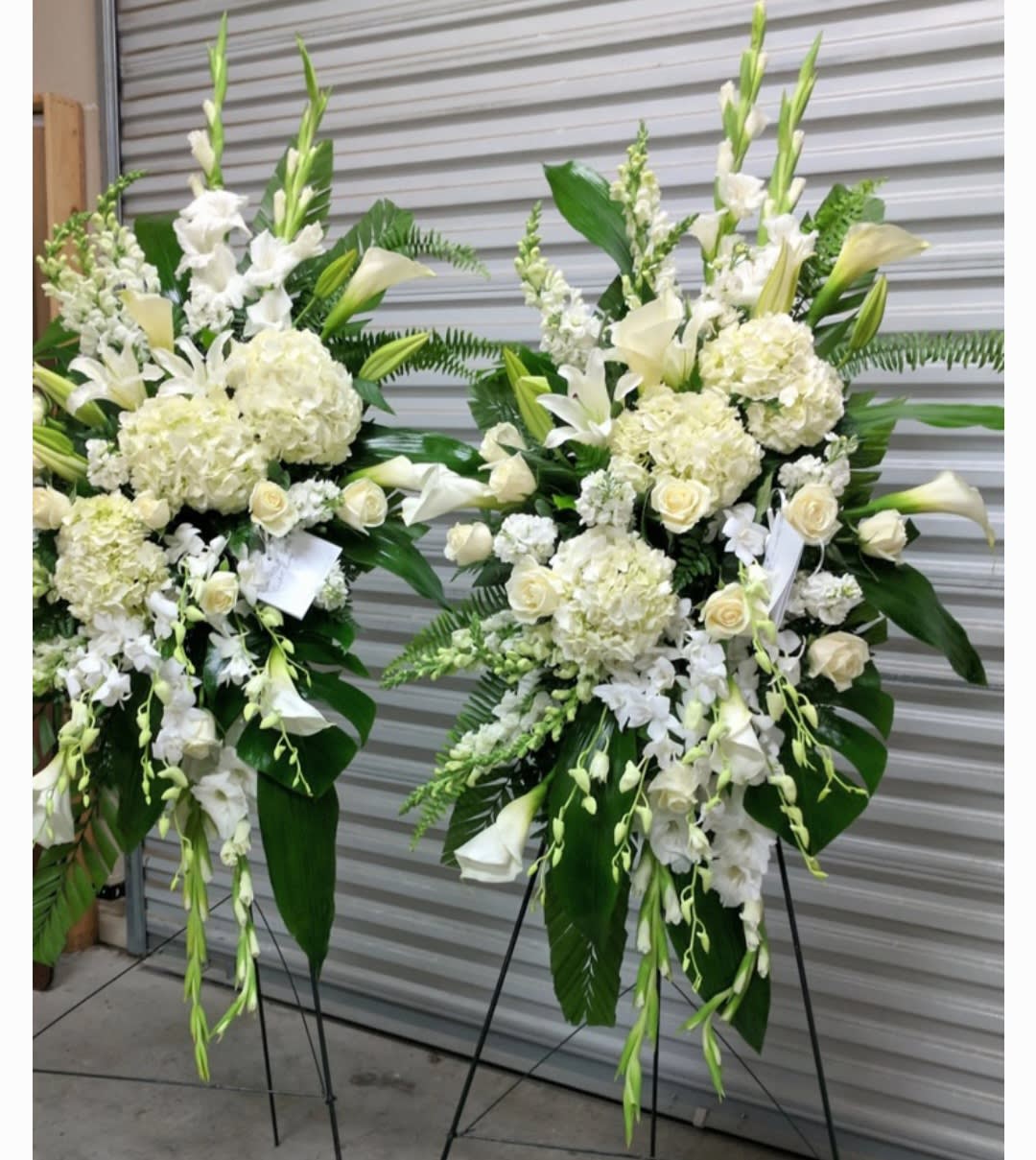 Standing spray  all white(set 2 )  - Mix flowers, all white