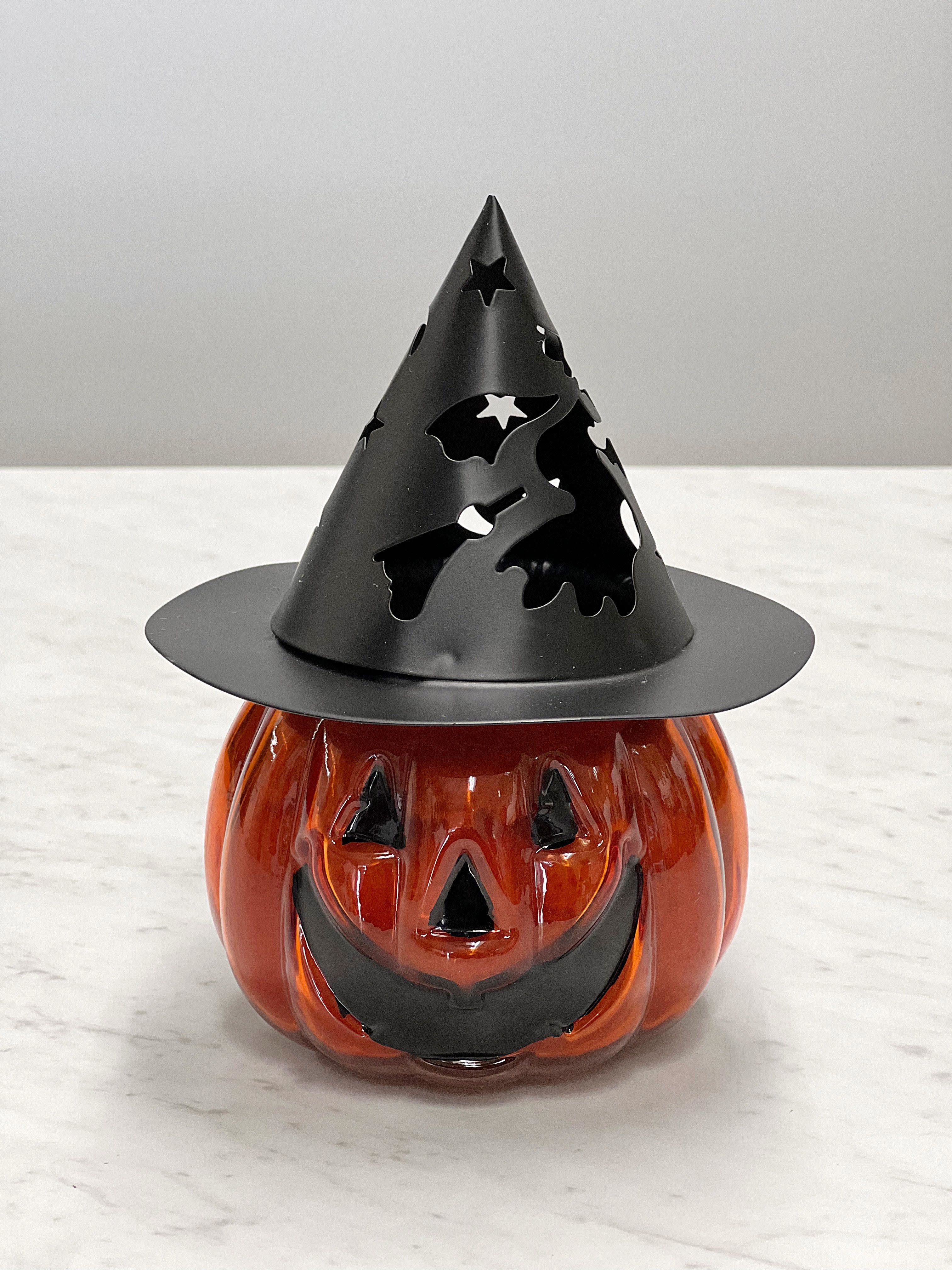 Jack-O-Lantern Candle - Scent Options: Orange Cinnamon Clove, Pumpkin Pie Size/Type: Small Jack-O-Lantern 