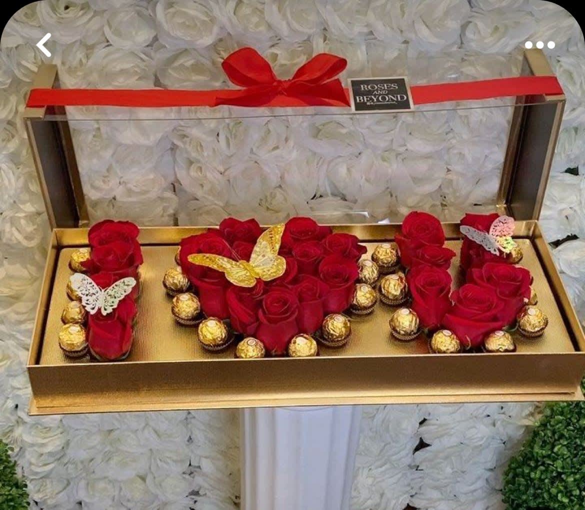 Acrilic Box Gold Roses  - Red Roses, Chocolates, Butterfly