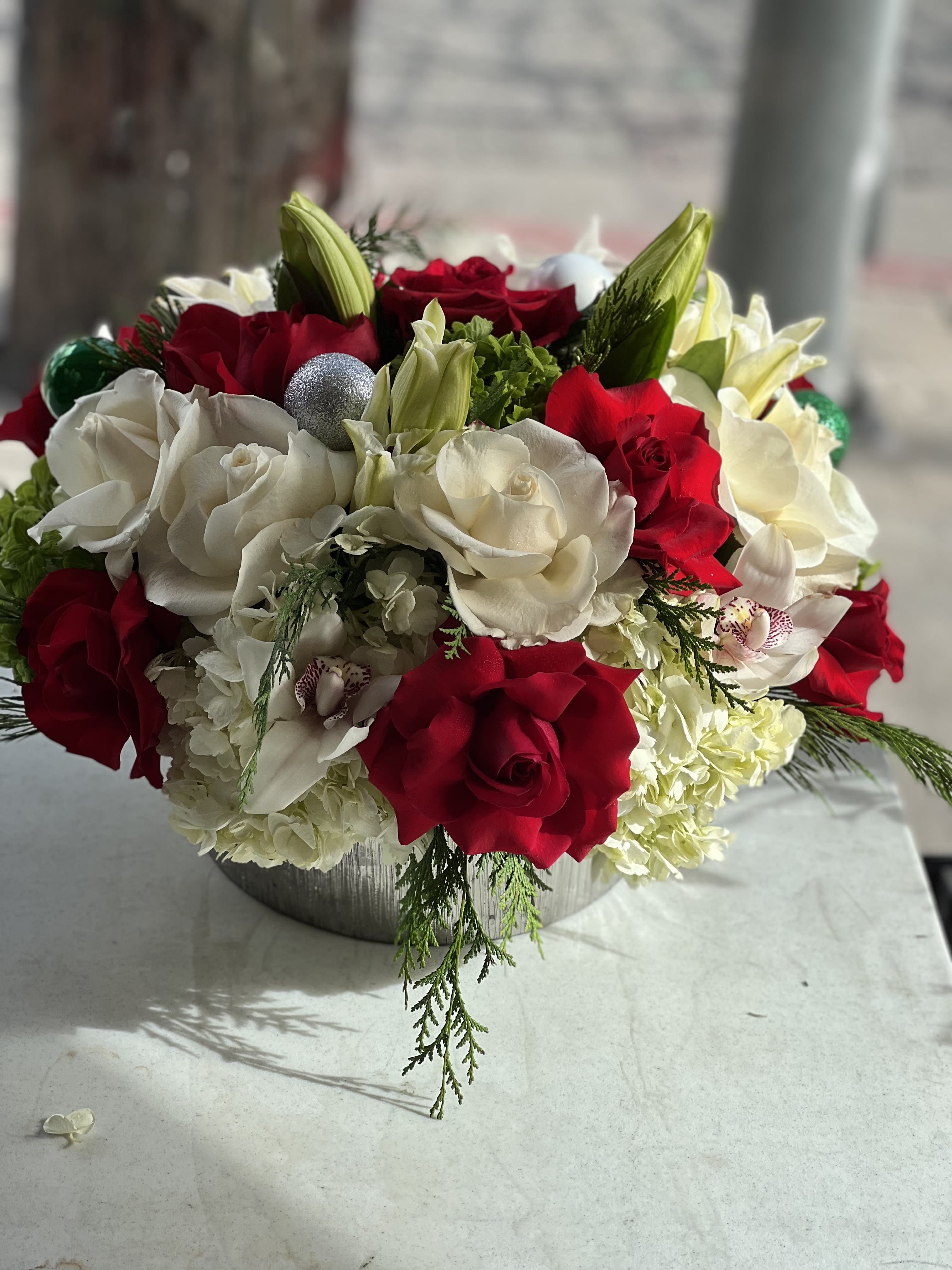 christmas silver  - mix of flowers 