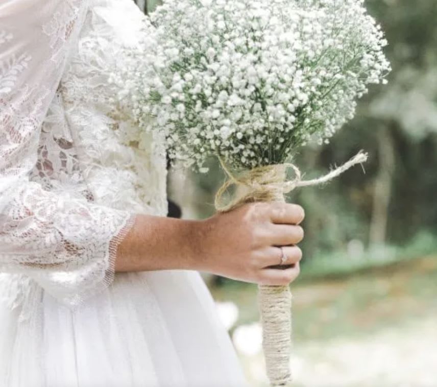 WEDDING BOUQUET BASTET - A baby’s breath bridal bouquet is a beautiful and elegant choice known for its delicate, airy appearance. These small white flowers, called gypsophila, symbolize purity, innocence, and eternal love, making them a perfect fit for weddings. 