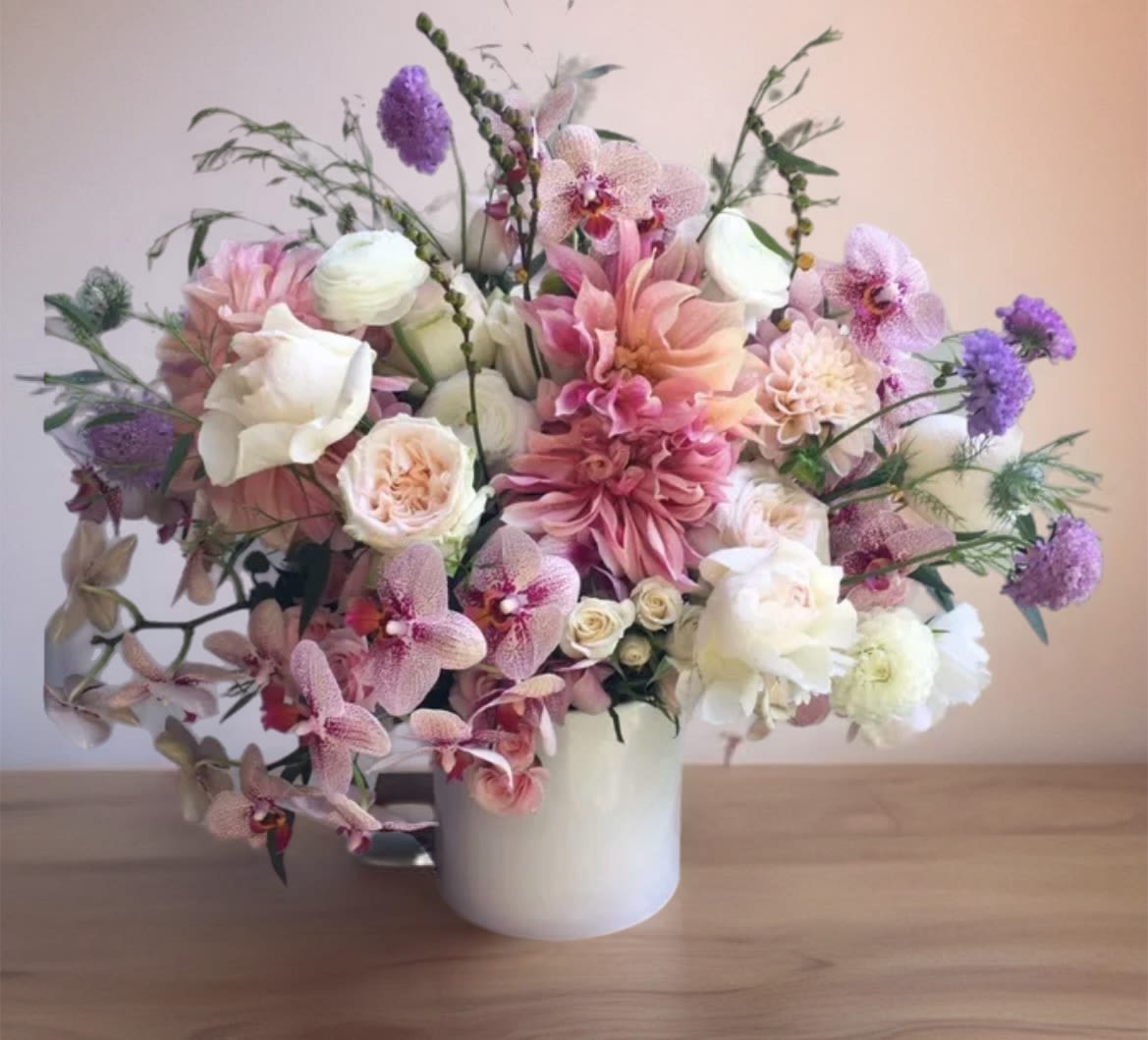 delightful celebration  - Send spring to your loved ones 