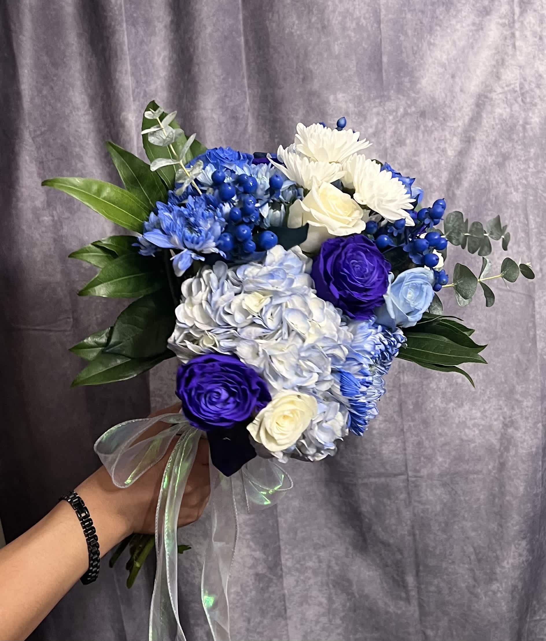 Midnight Blue Bouquet  - Elegant and beautiful grand Bouquet mixed of blues