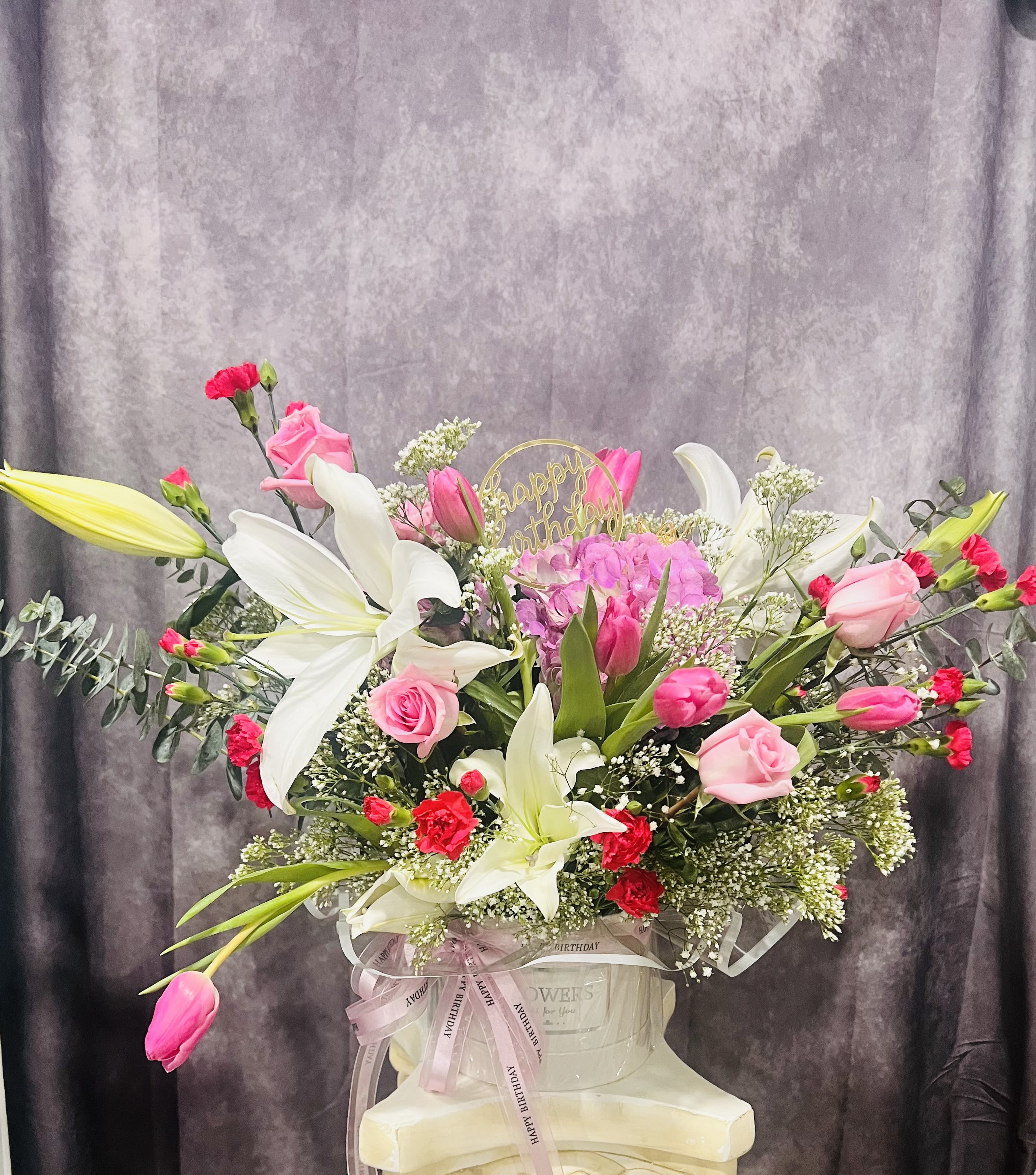 Lovely Birthday Queen - Special grand birthday with extra beauty of its own gift hat box.