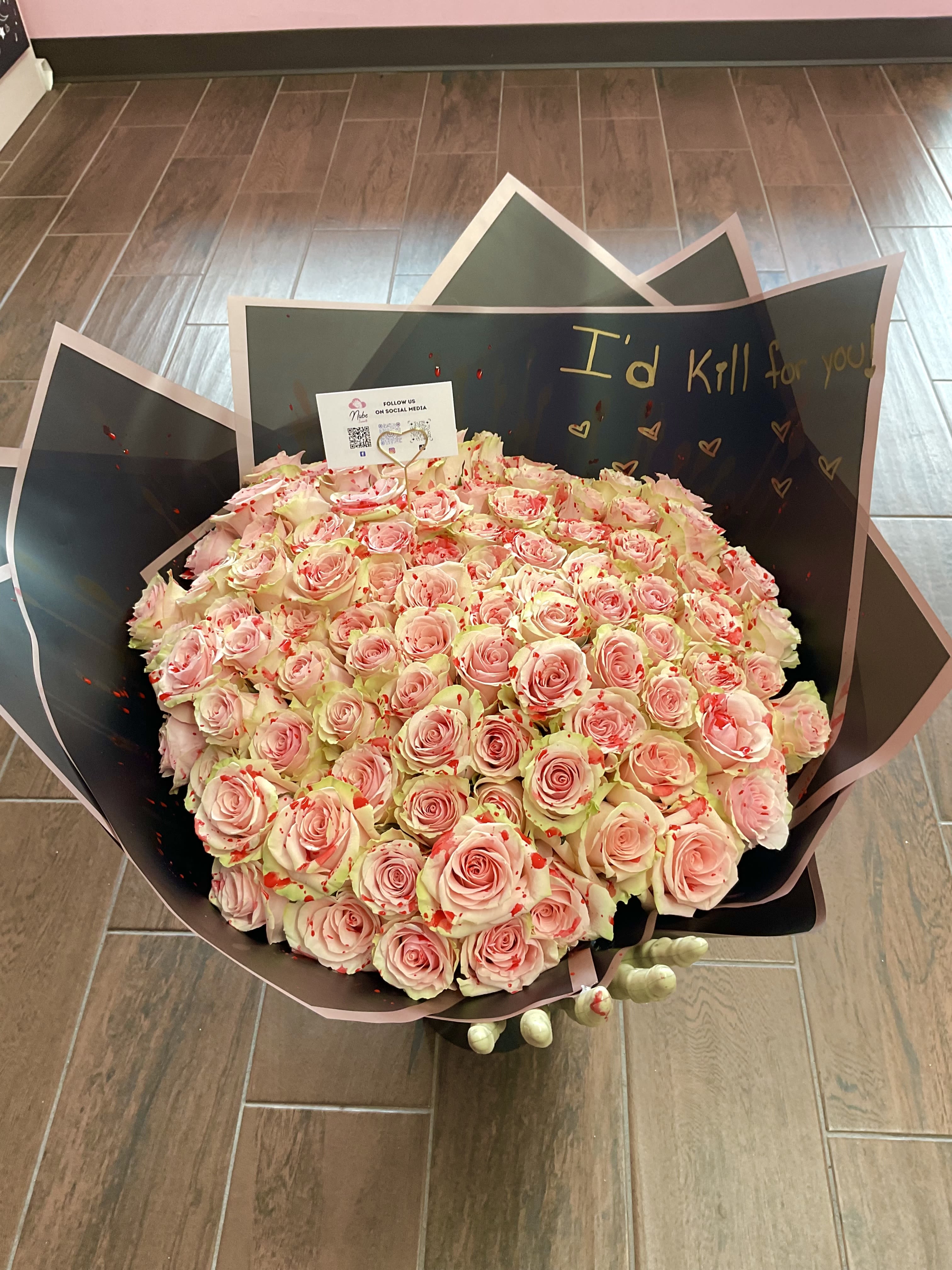 Spooky Bouquet  - 100 Roses 