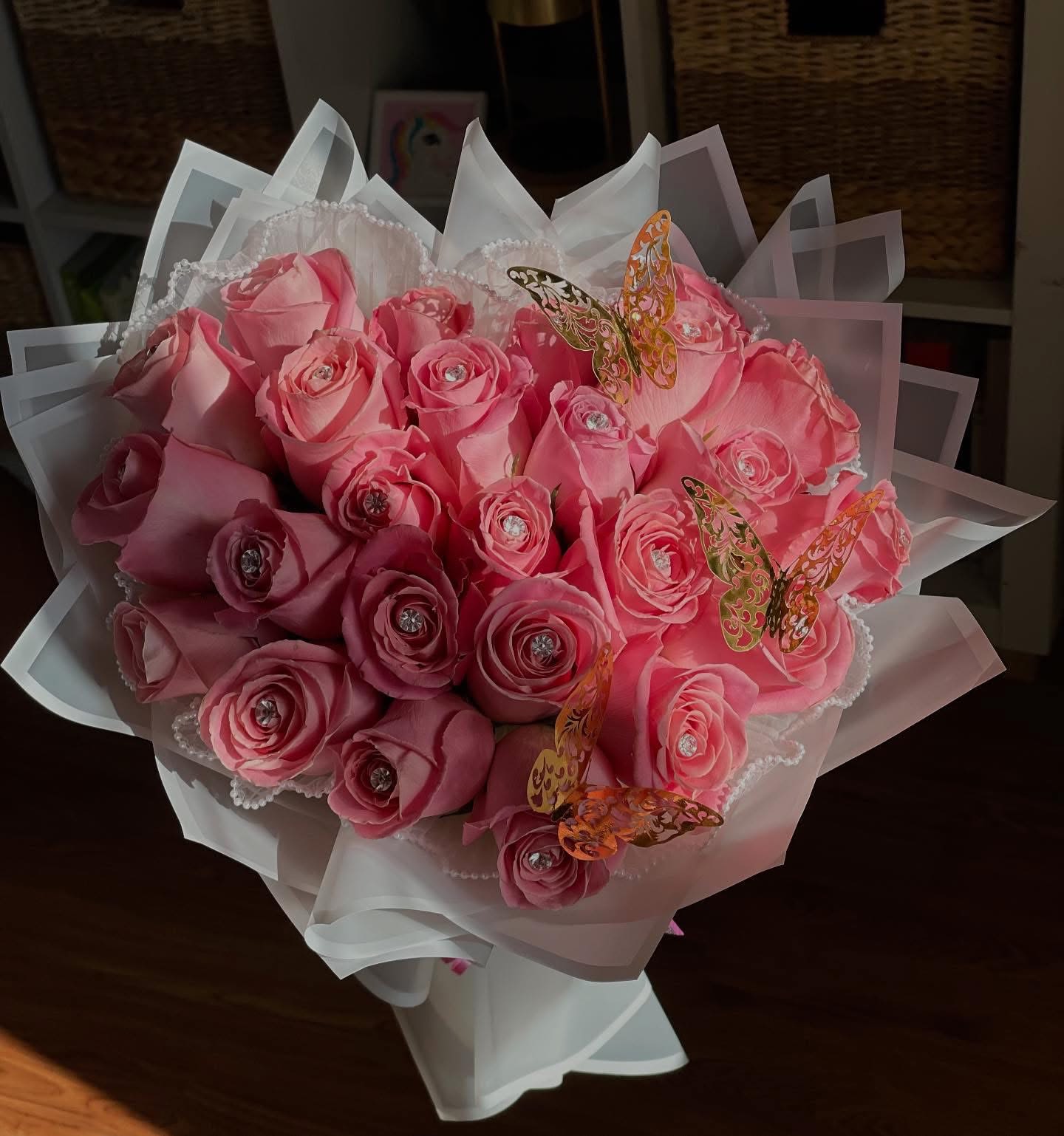 Heart shaped hand tied bouquet - Ramo Buchon in heart shaped standard 25 counts of stems.