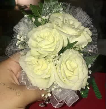 Red Rose Boutonnière by BloomNation™  - Elegant white rose boutonnière that compliments any suit. Perfect for prom, formal or wedding events.