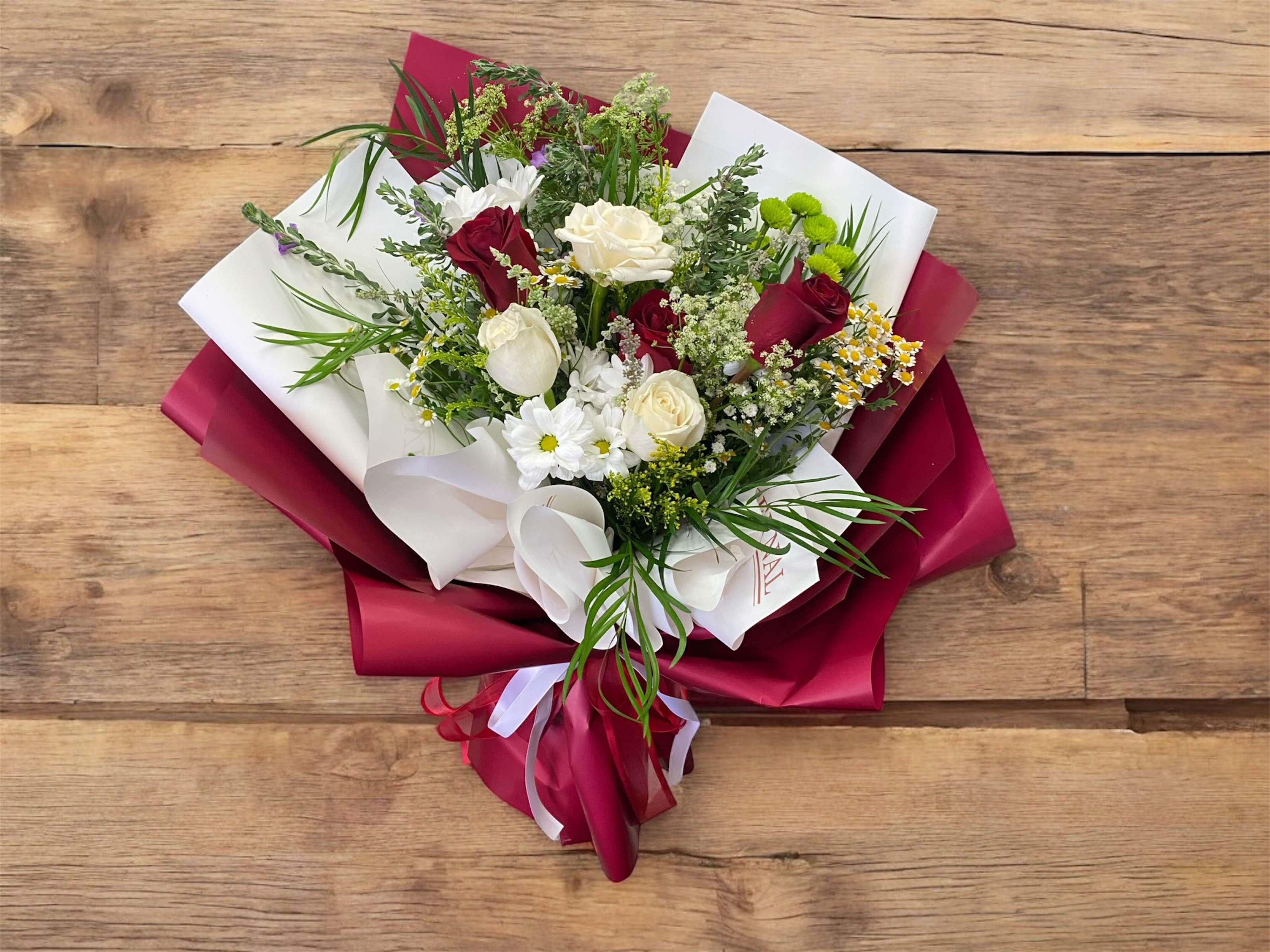 Premium red &amp; white roses bouquet  - Premium red &amp; white roses bouquet 