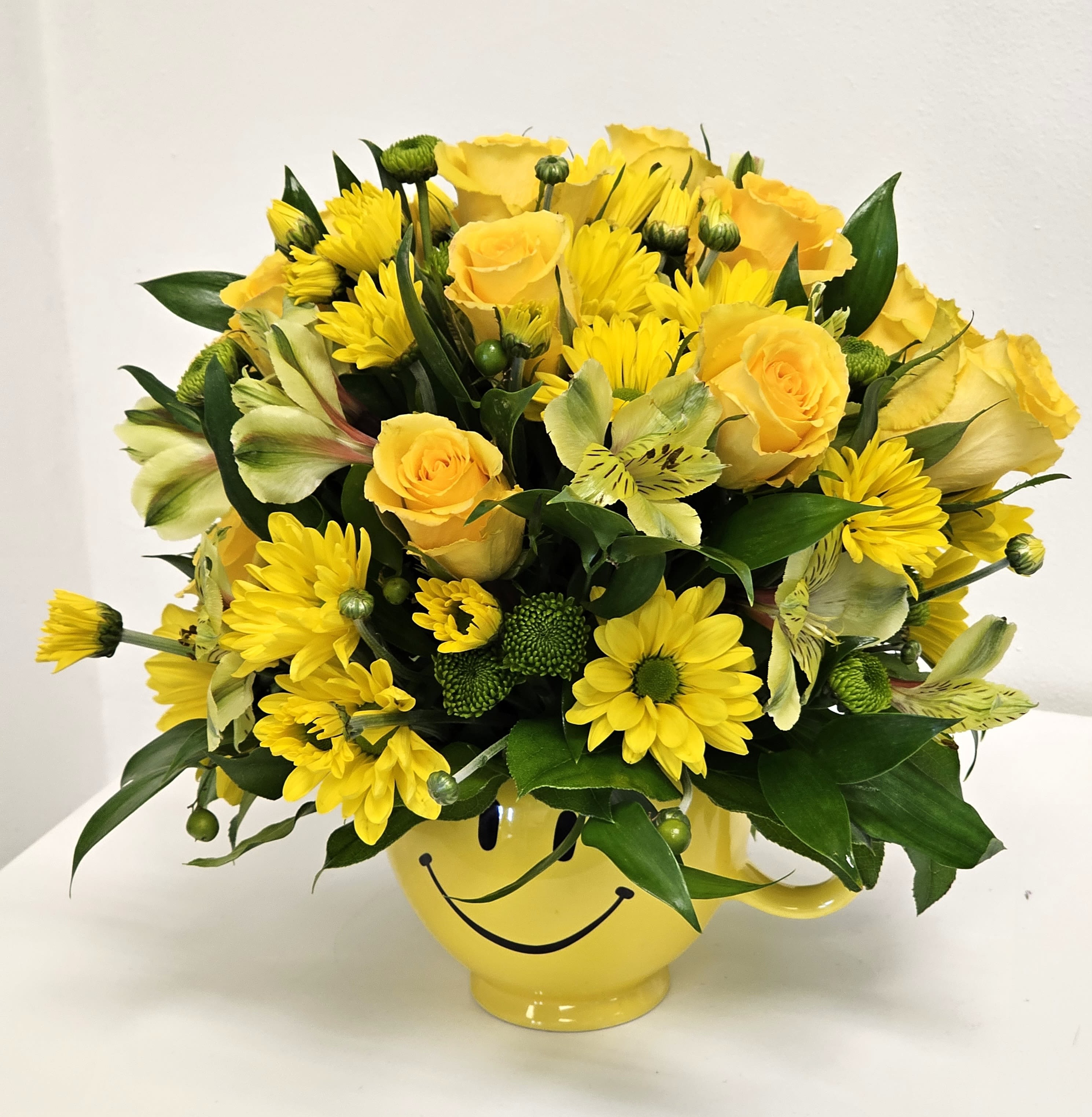 Smile with flowers - Give a smile with this arrangement